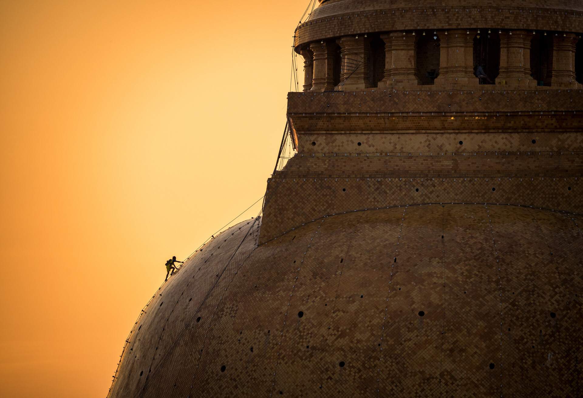 DEST_THAILAND_Nakhon-Pathom_Wat Phra Pathom Chedi_GettyImages-1169113016