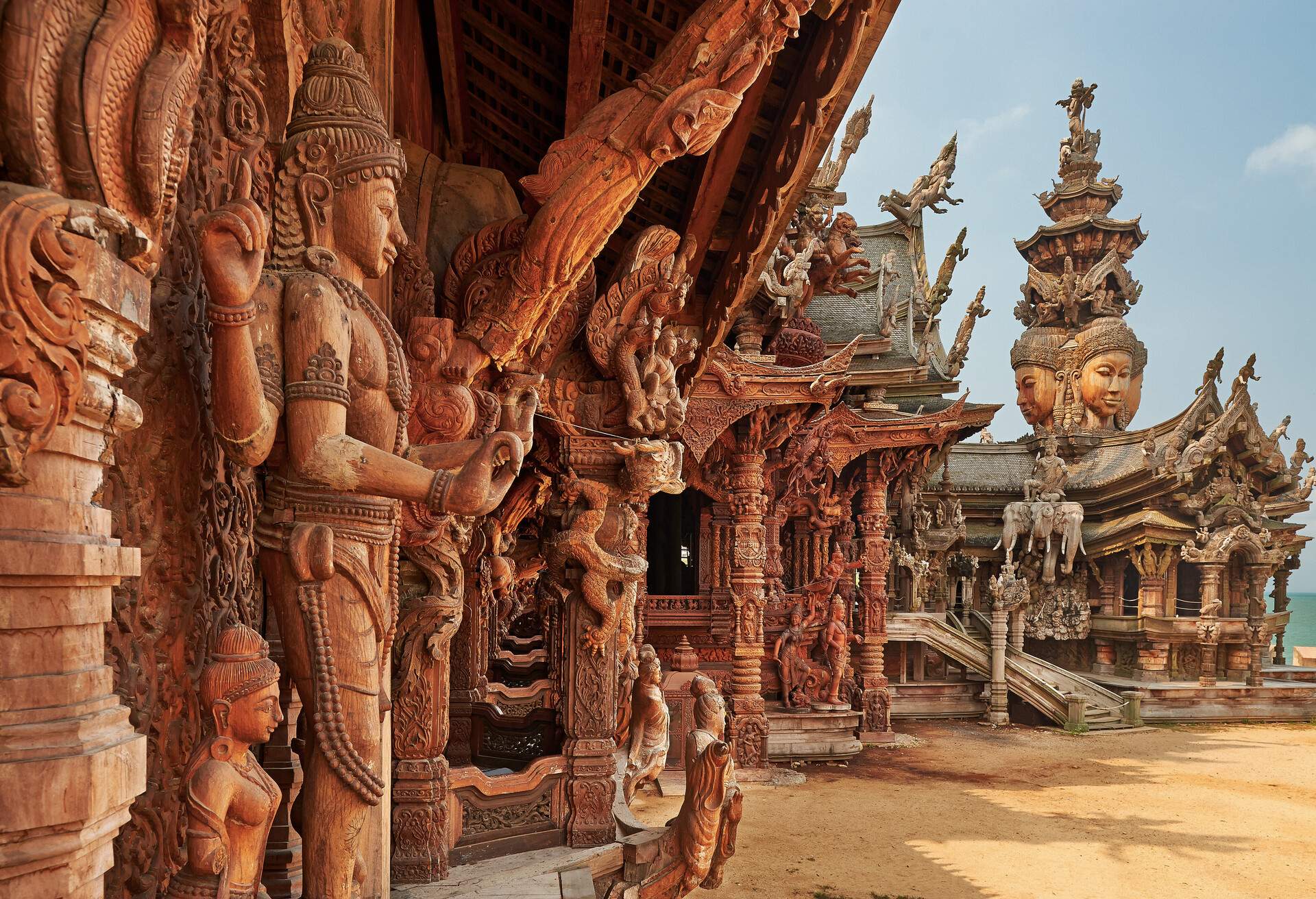 DEST_THAILAND_PATTAYA_SANCTUARY-OF-TRUTH-TEMPLE_GettyImages-497114283