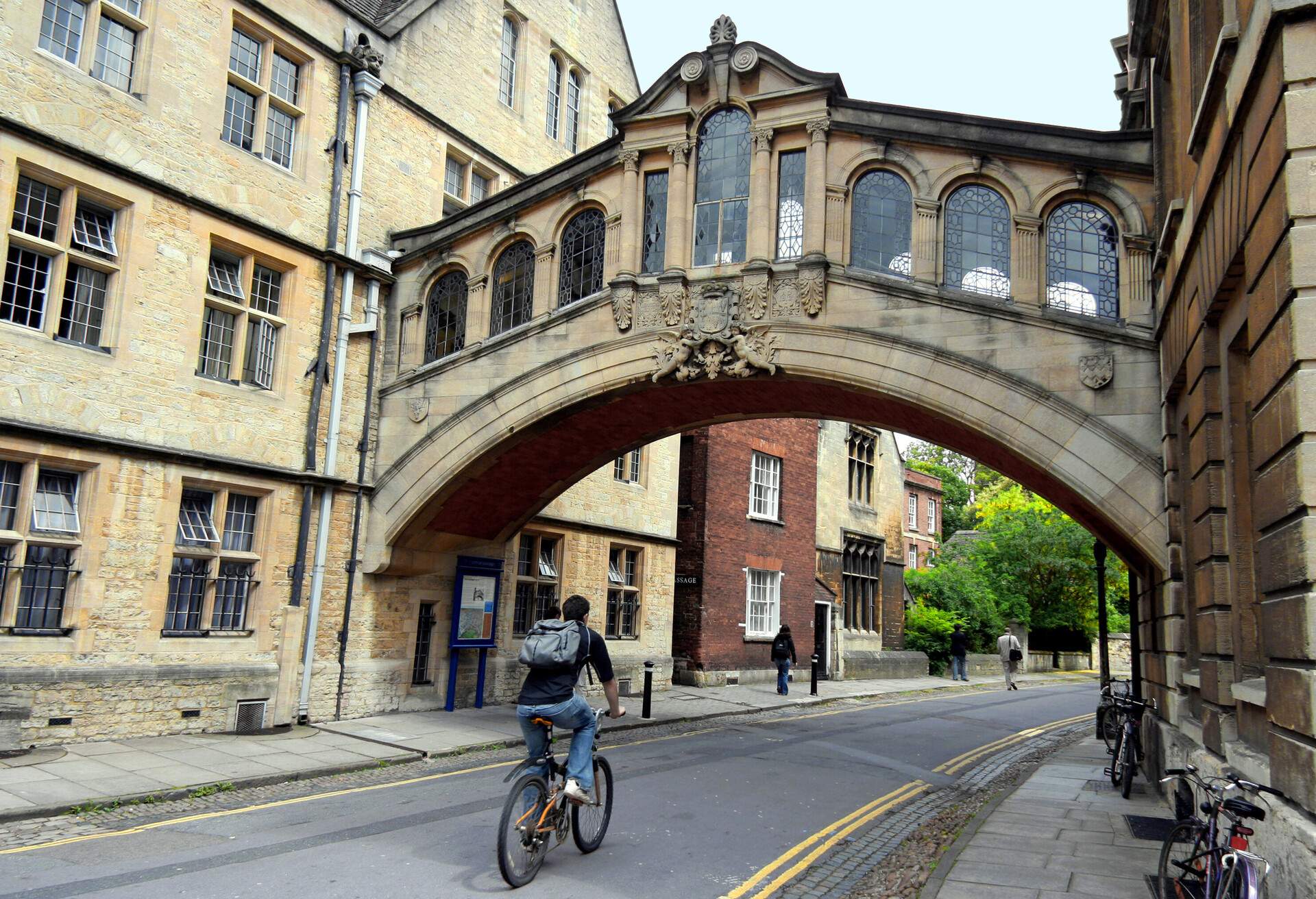 DEST_UK_OXFORD_GettyImages-144287516