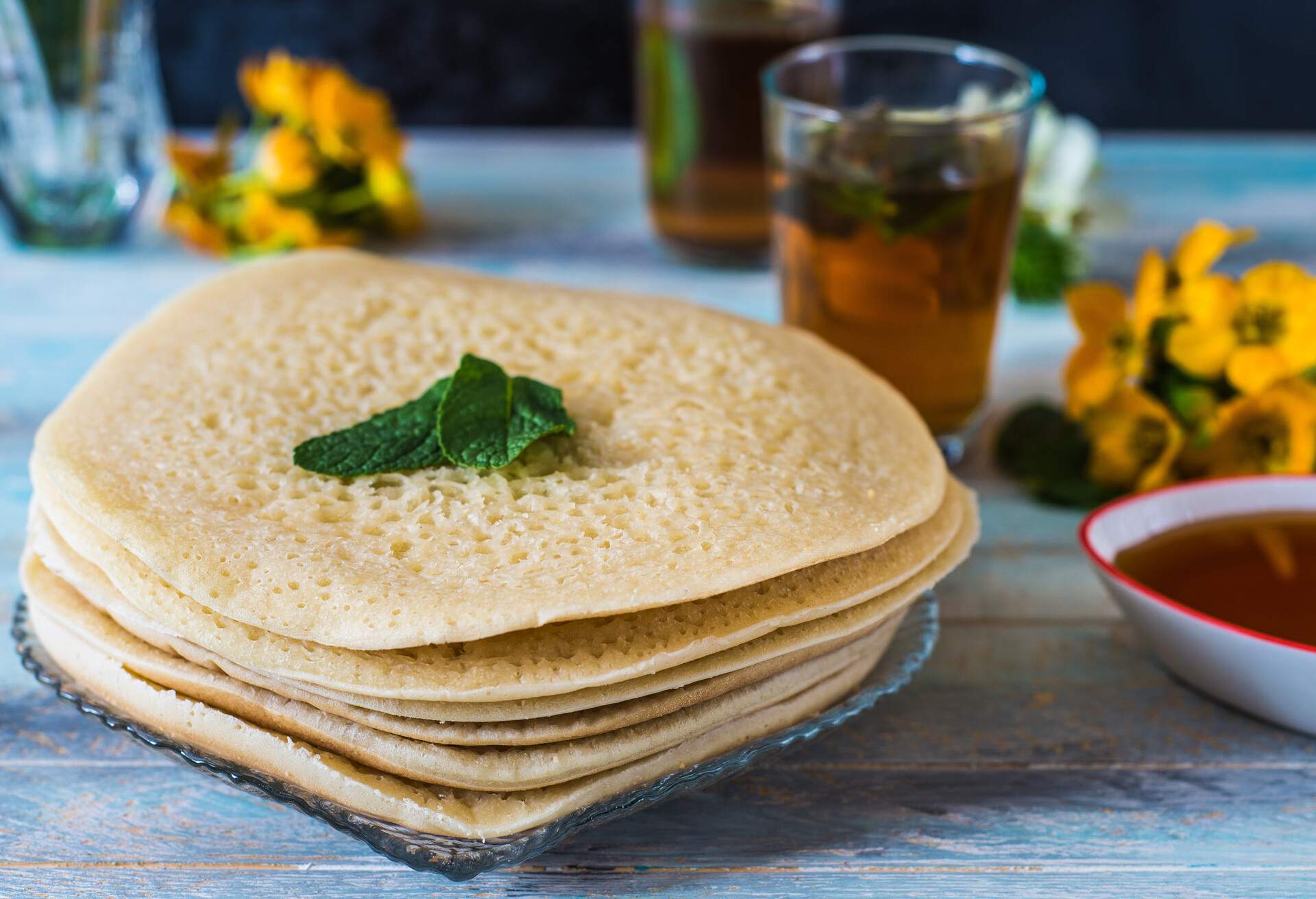THEME_FOOD_MOROCCAN_PANCAKES_baghrir_GettyImages-1136309914