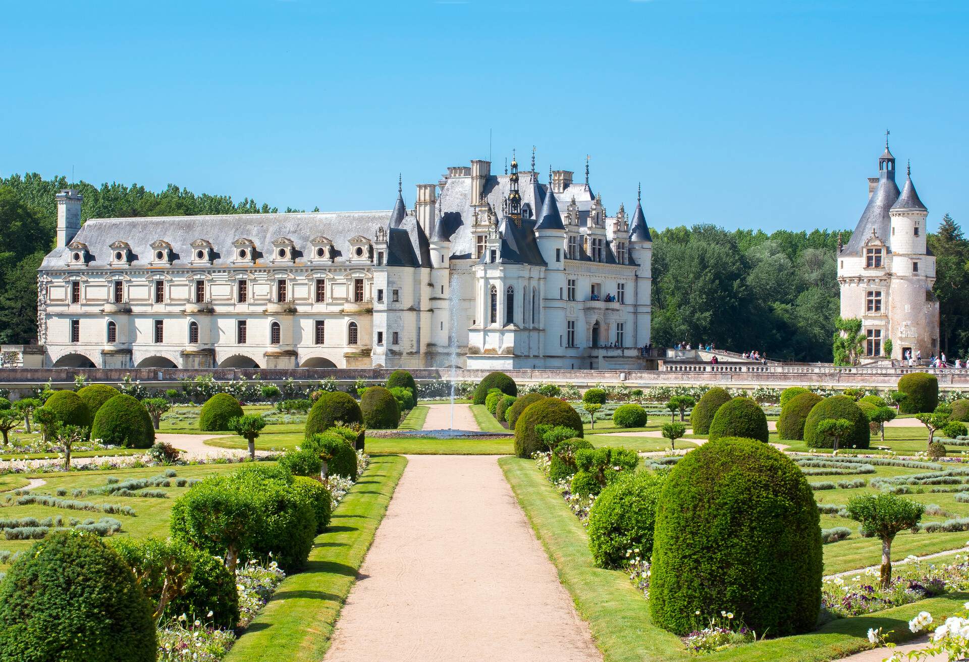 DEST_FRANCE_CHENONCEAUX_CHENONCEAU-CASTLE_shutterstock-portfolio_1110425363