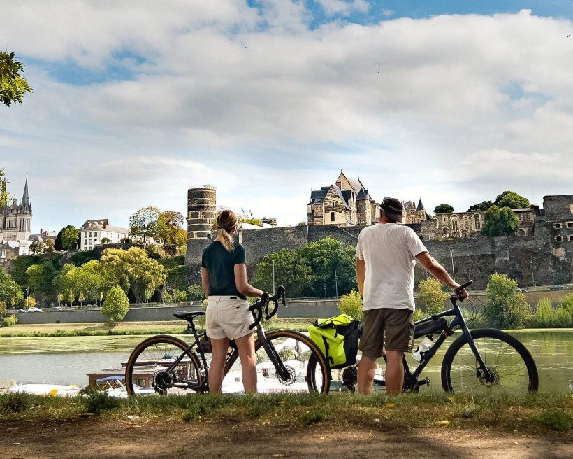 FRANCE_LOIRE_ANGERS_PEOPLE_MAN_WOMAN_BICYCLE