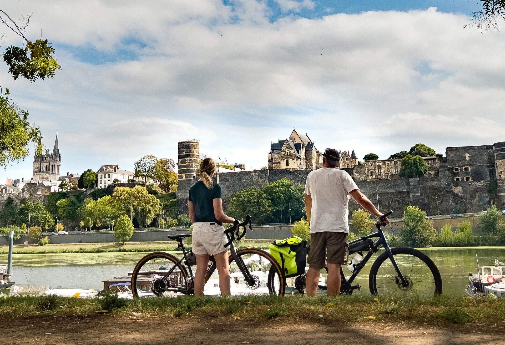 FRANCE_LOIRE_ANGERS_PEOPLE_MAN_WOMAN_BICYCLE
