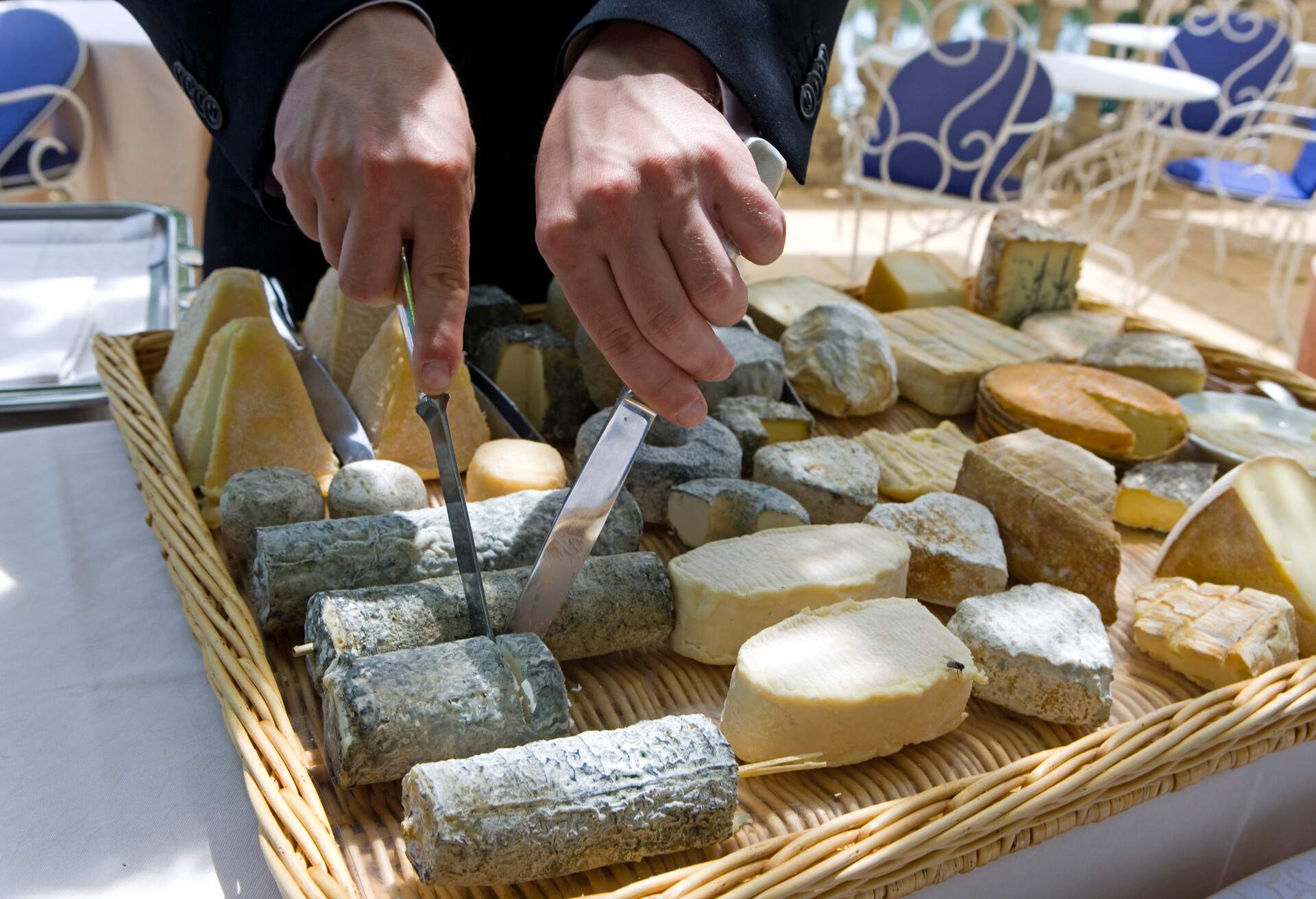 FRANCE_THEME_FOOD_CHEESE