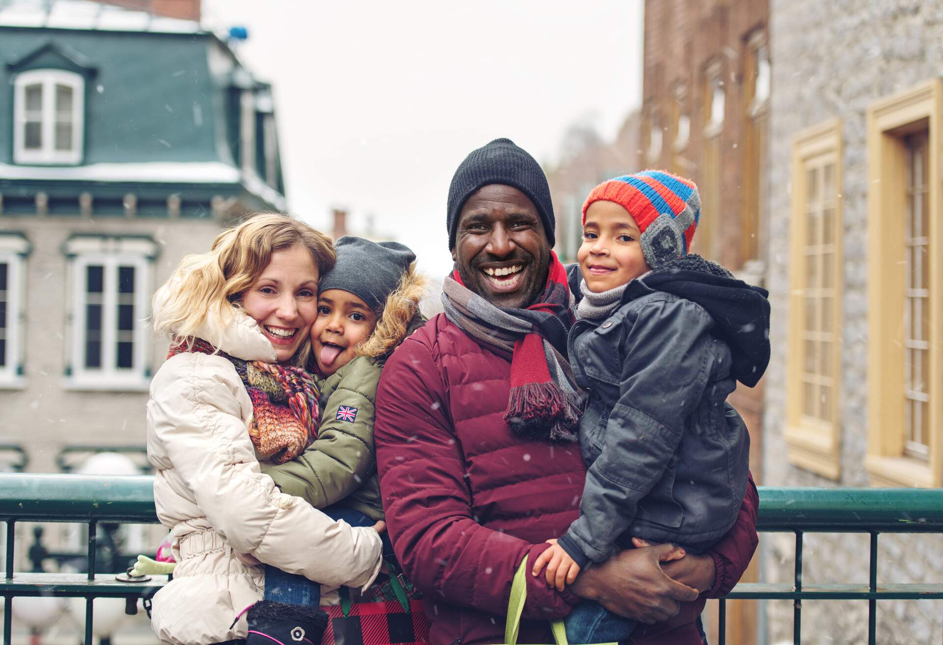 DEST_CANADA_QUEBEC_CITY_THEME_PEOPLE_FAMILY_MAN_WOMAN_KIDS_SNOW_GettyImages-893585516