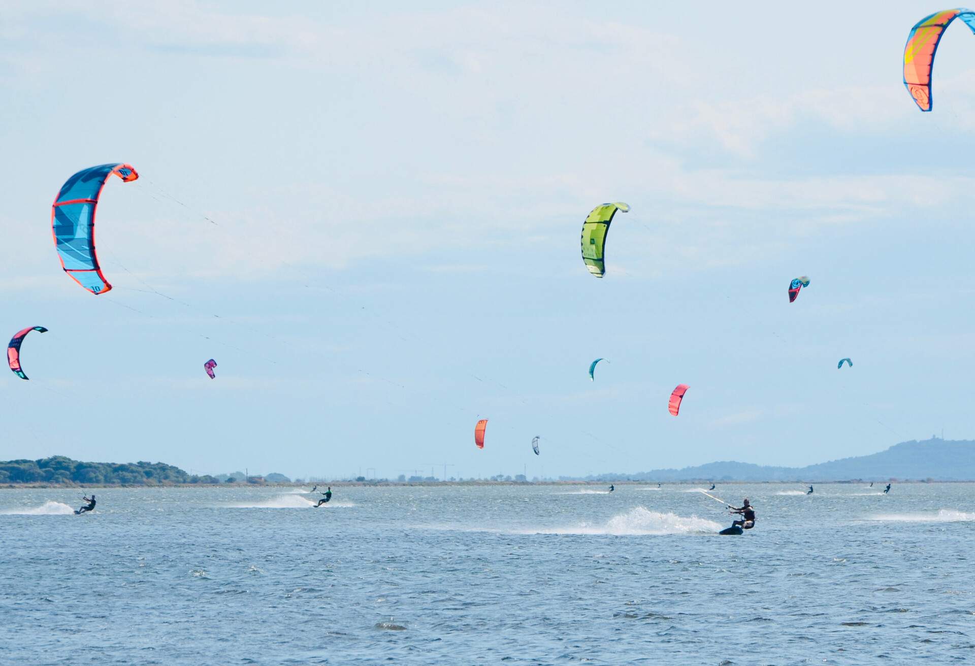 DEST_FRANCE_THEME_KITESURFING-GettyImages-1211291170