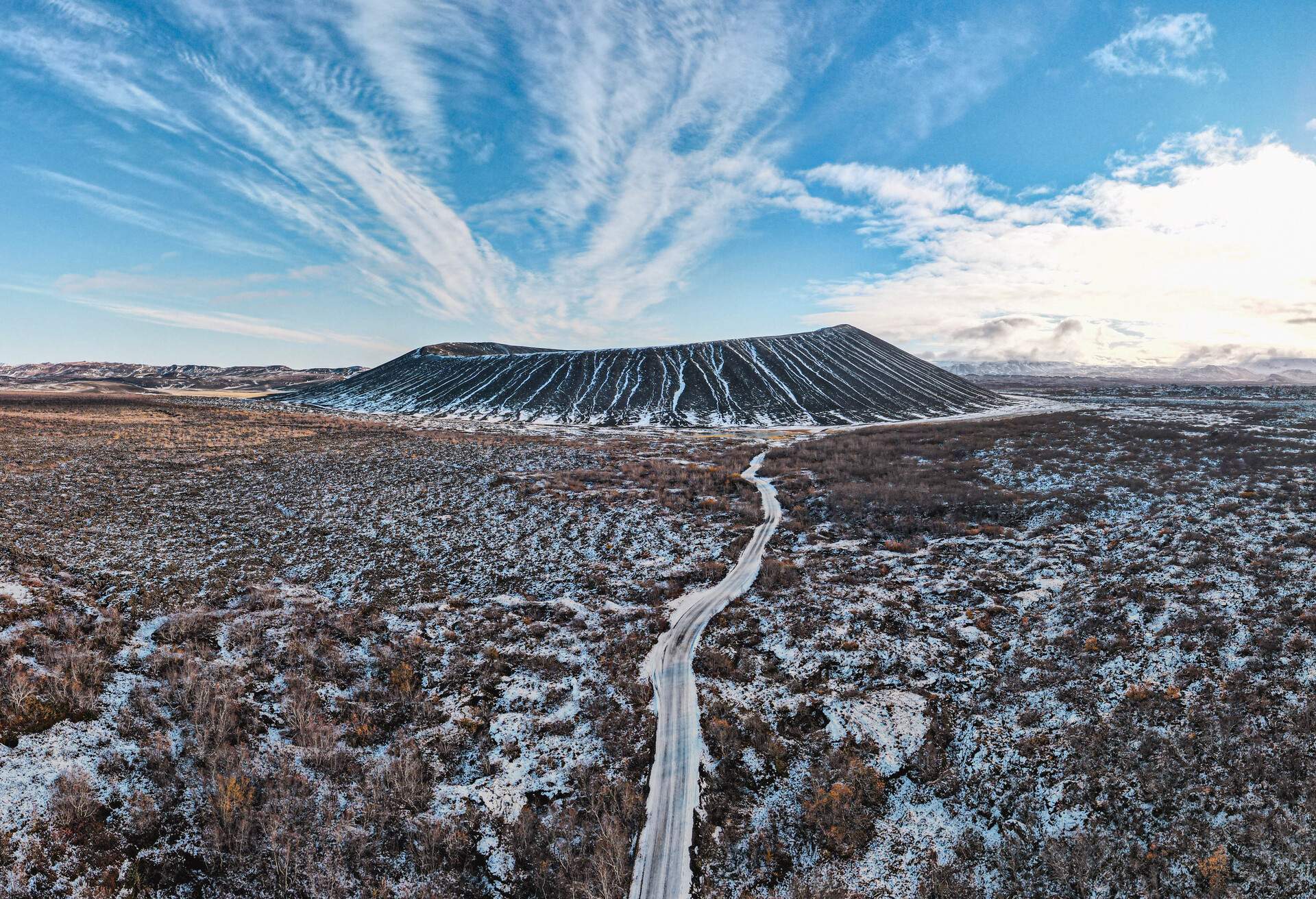 DEST_ICELAND_HVERFJALL_CRATER_GettyImages-1385383413