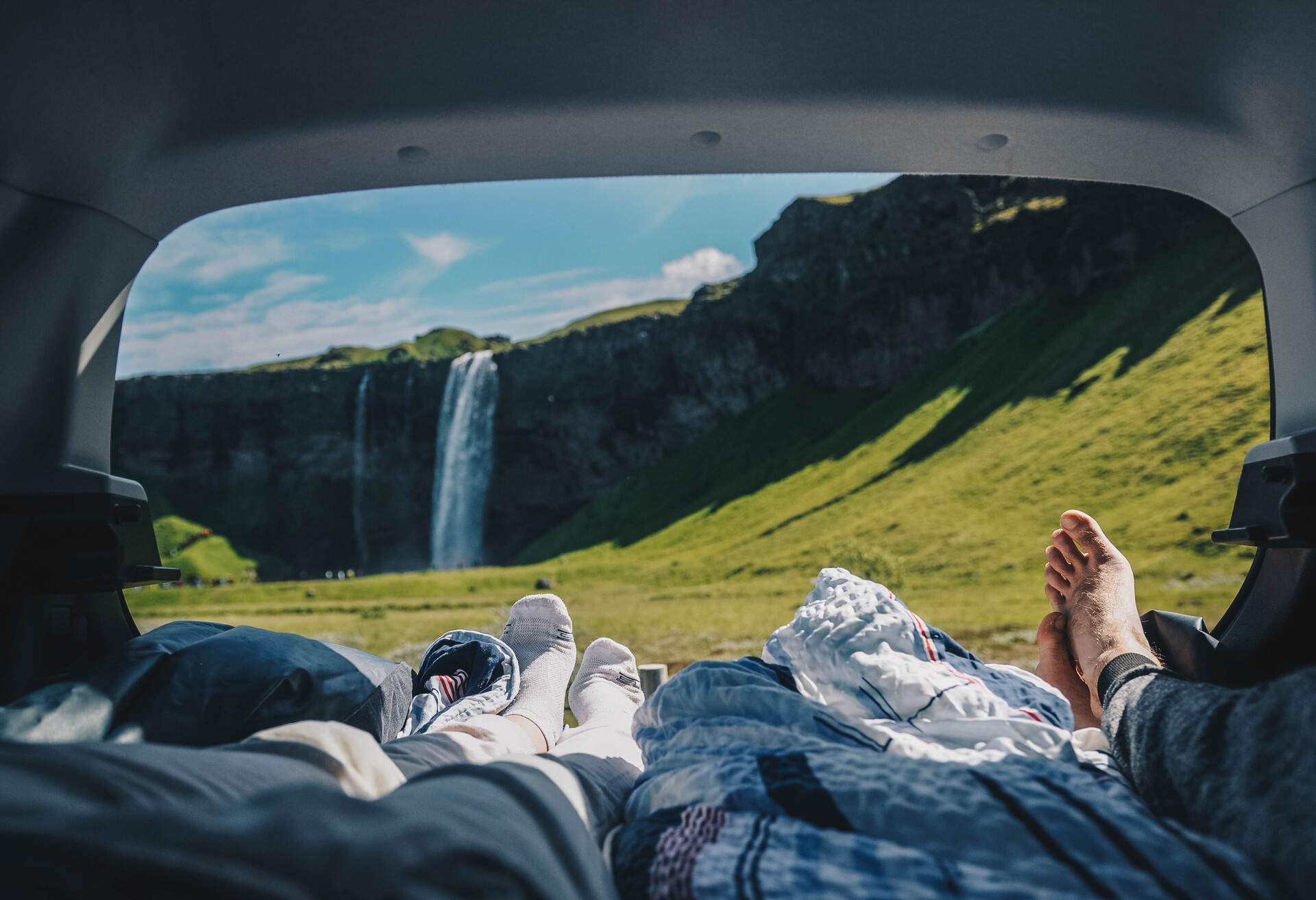 Feet in the trunk of the car