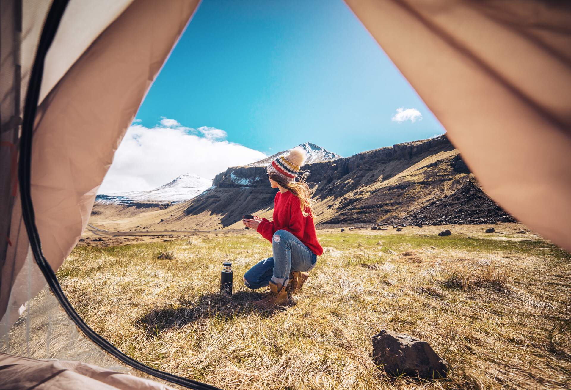ICELAND_SNAEFELLSNESS_CAMPING_TENT_PEOPLE_WOMAN