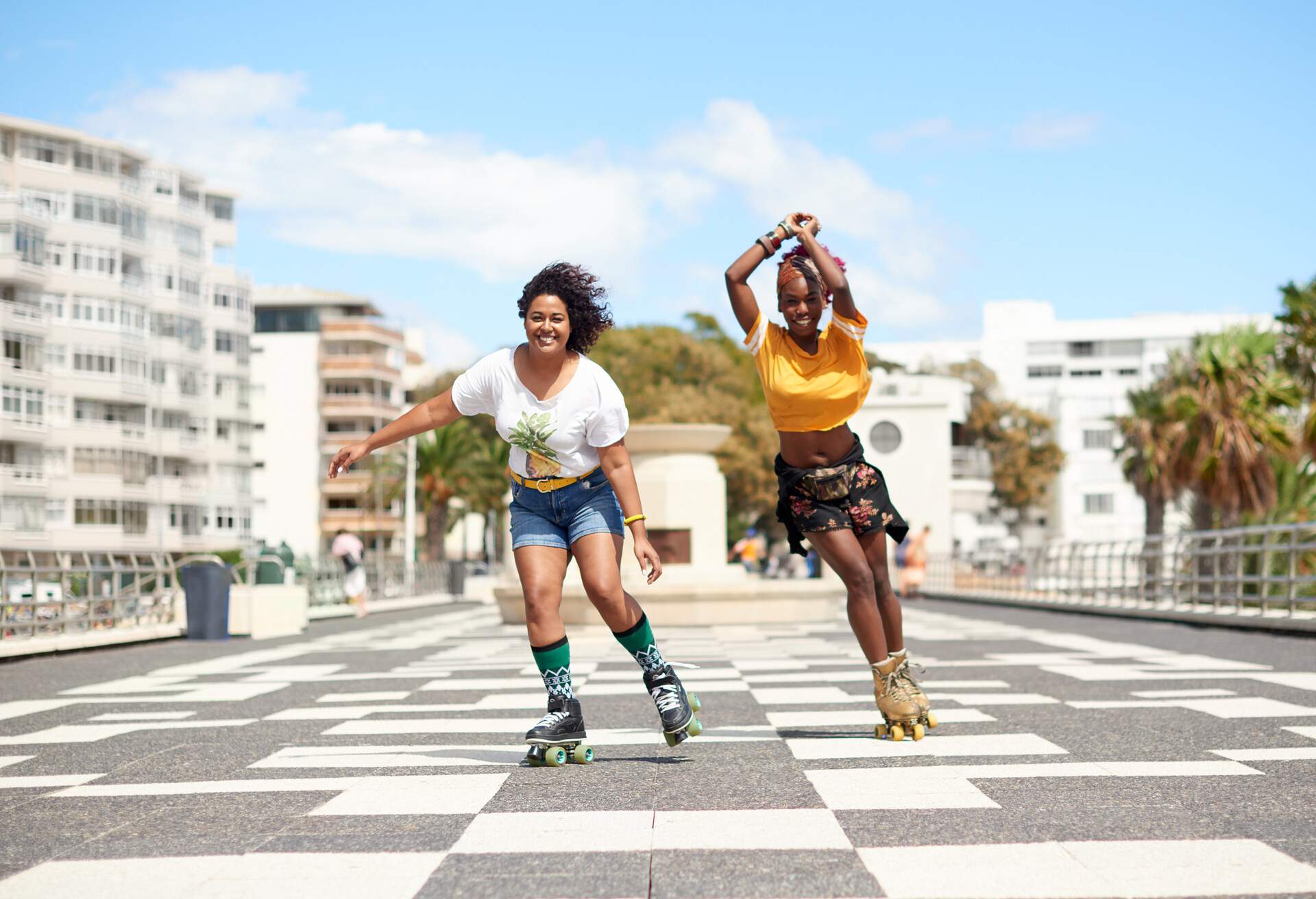 DEST_SOUTH-AFRICA_CAPE_TOWN_THEME_PEOPLE_FRIENDS_SKATERS_GettyImages-1136445765