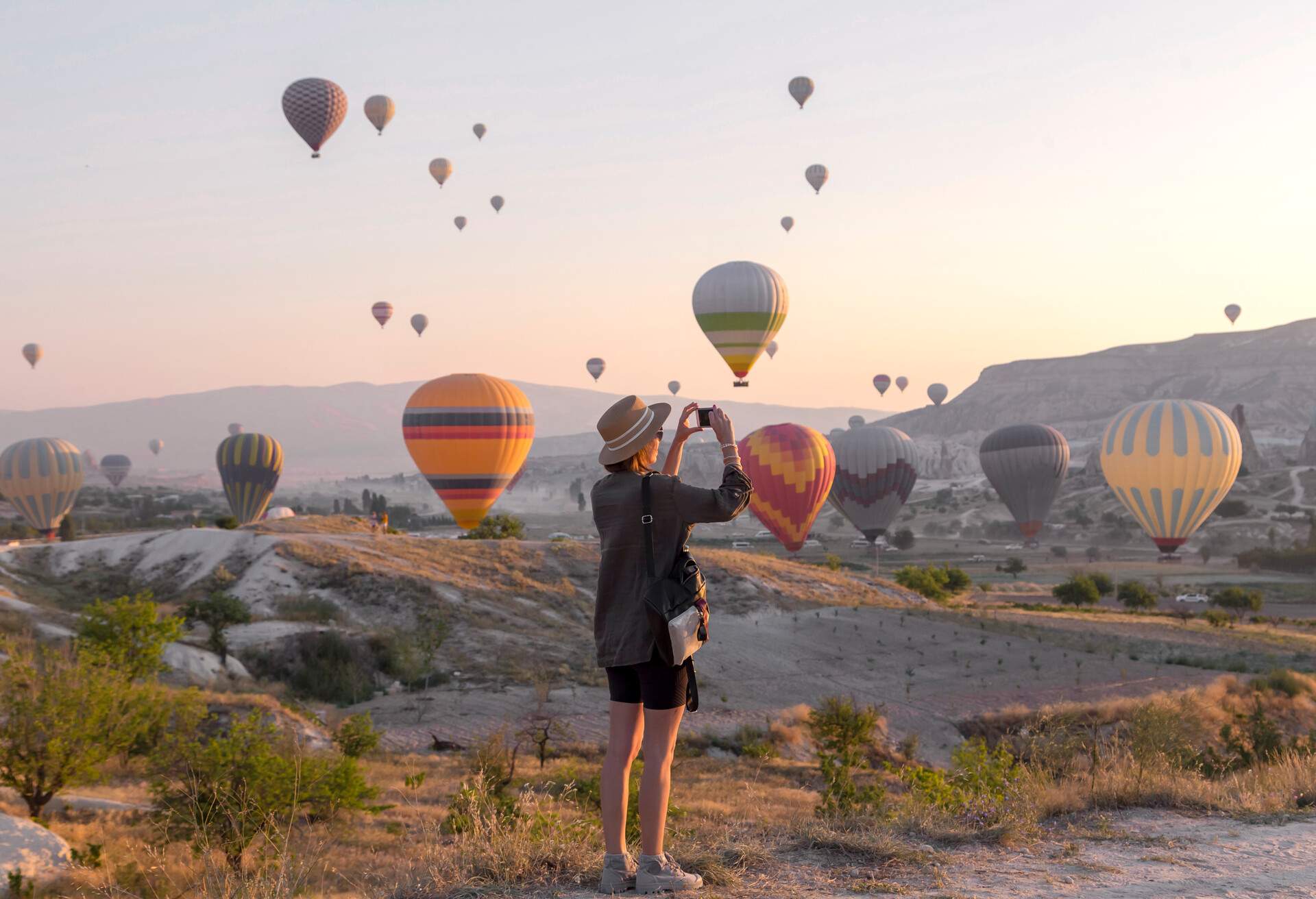 DEST_TURKEY_CAPPADOCIA_GOREME_HOT-AIR-BALLOONS_offset_854412.jpg