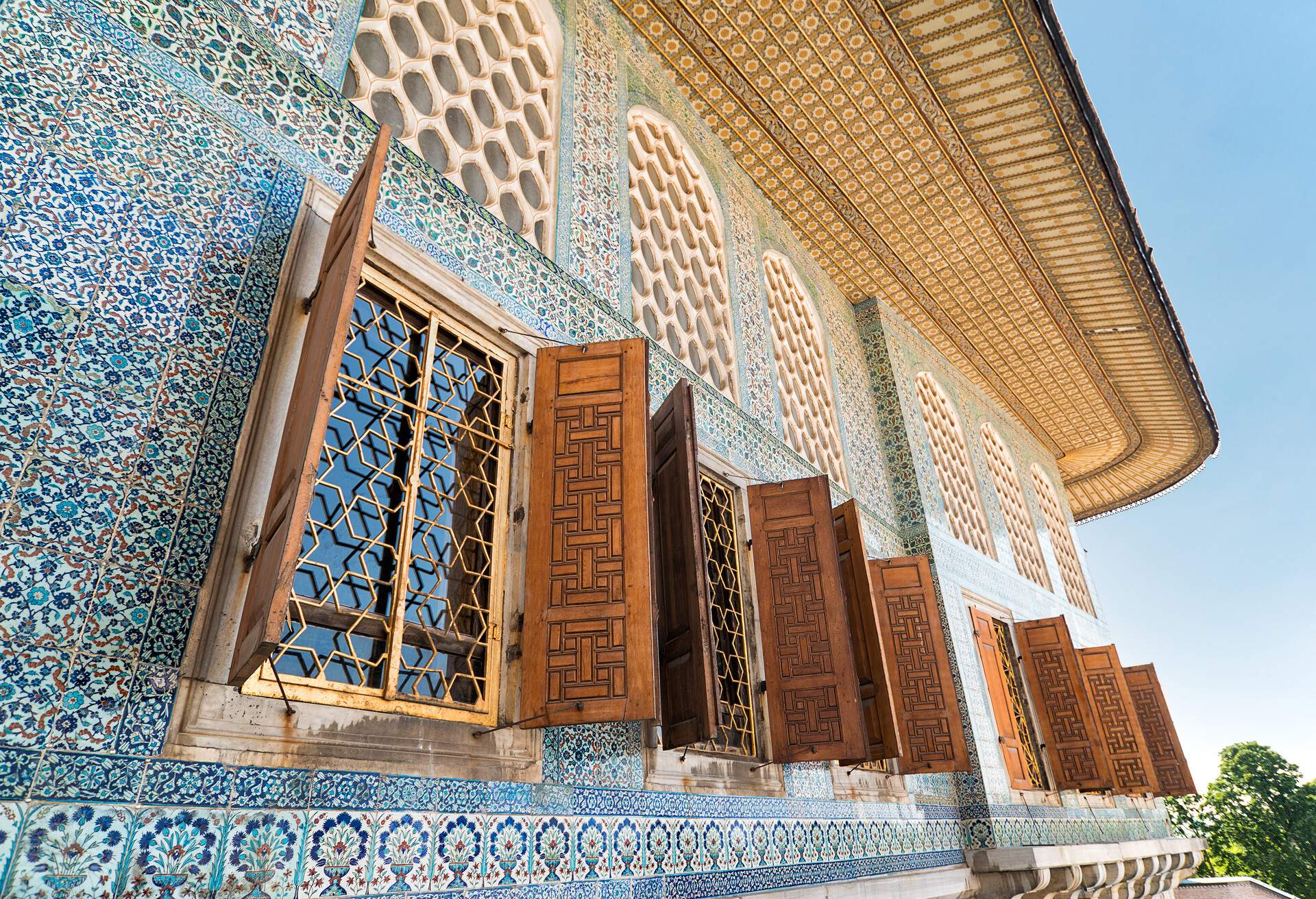 The Imperial Harem  occupied one of the sections of the private apartments of the sultan; it contained more than 400 rooms.The harem was home to the sultan's mother, the Valide Sultan; the concubines and wives of the sultan; and the rest of his family, including children; and their servants.The harem consists of a series of buildings and structures, connected through hallways and courtyards.