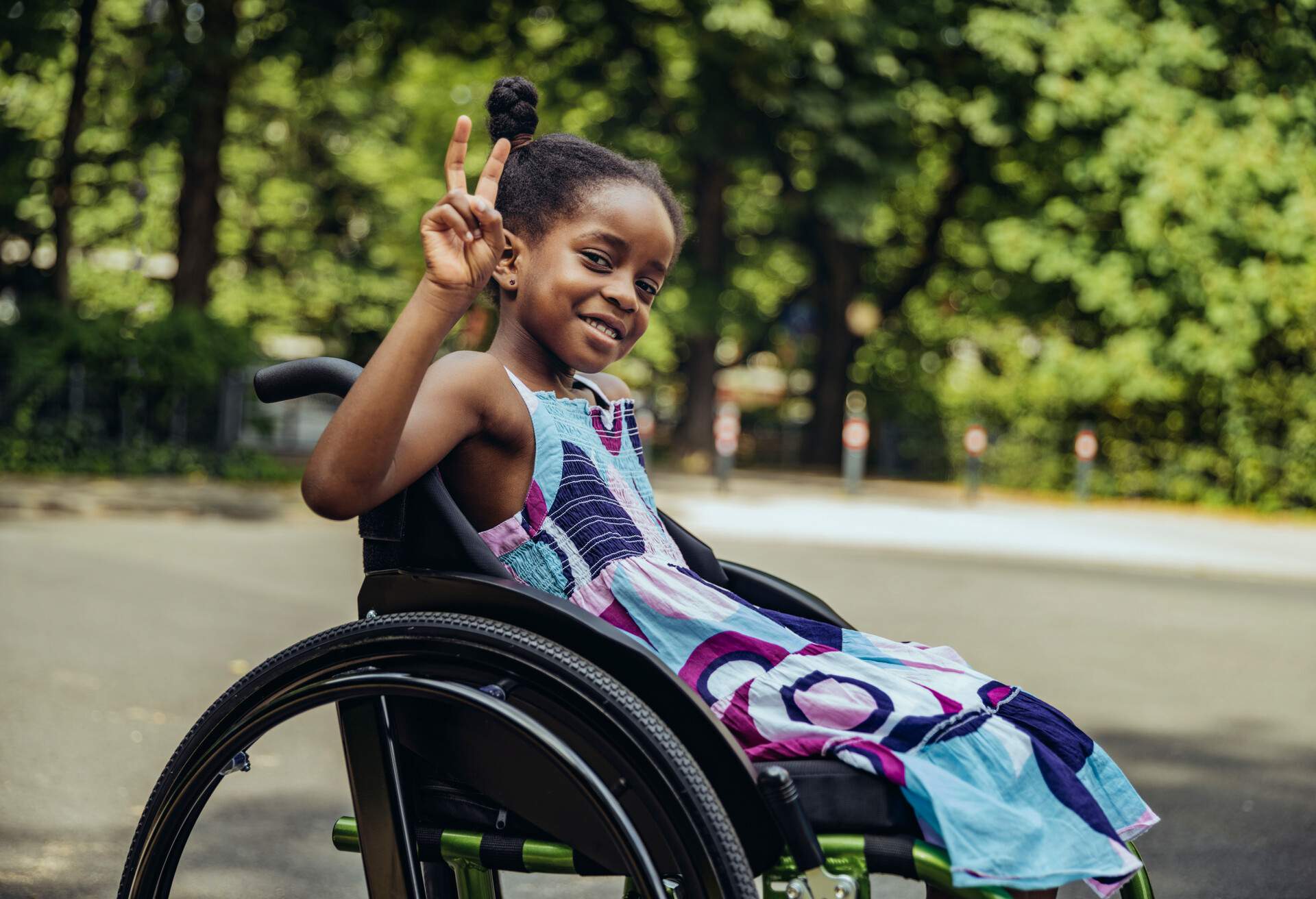 GIRL_WHEELCHAIR_DISABLED_PARC