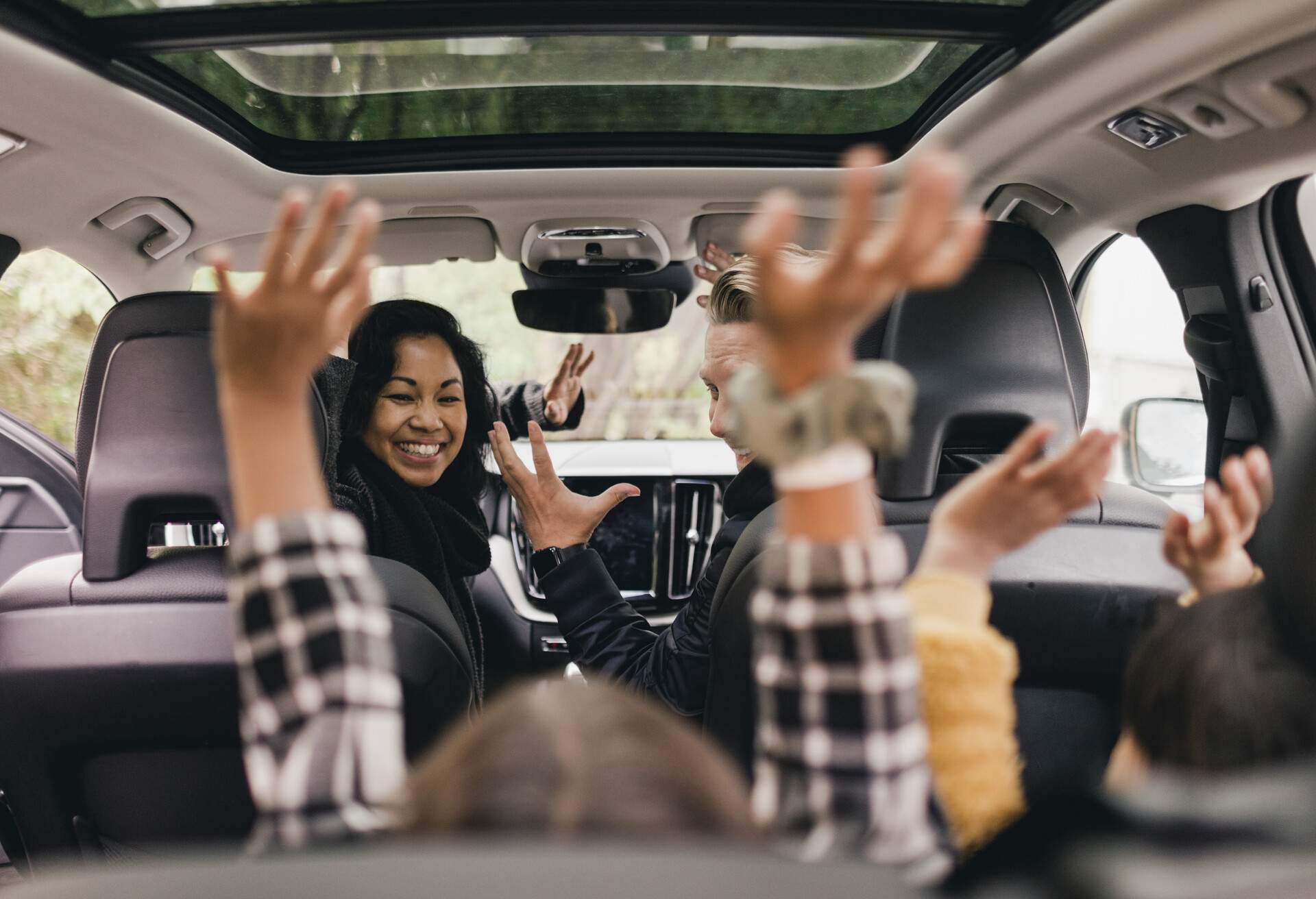 theme_car_driving_people_family_travel_roadtrip-gettyimages-1252669239_universal_within-usage-period_77879