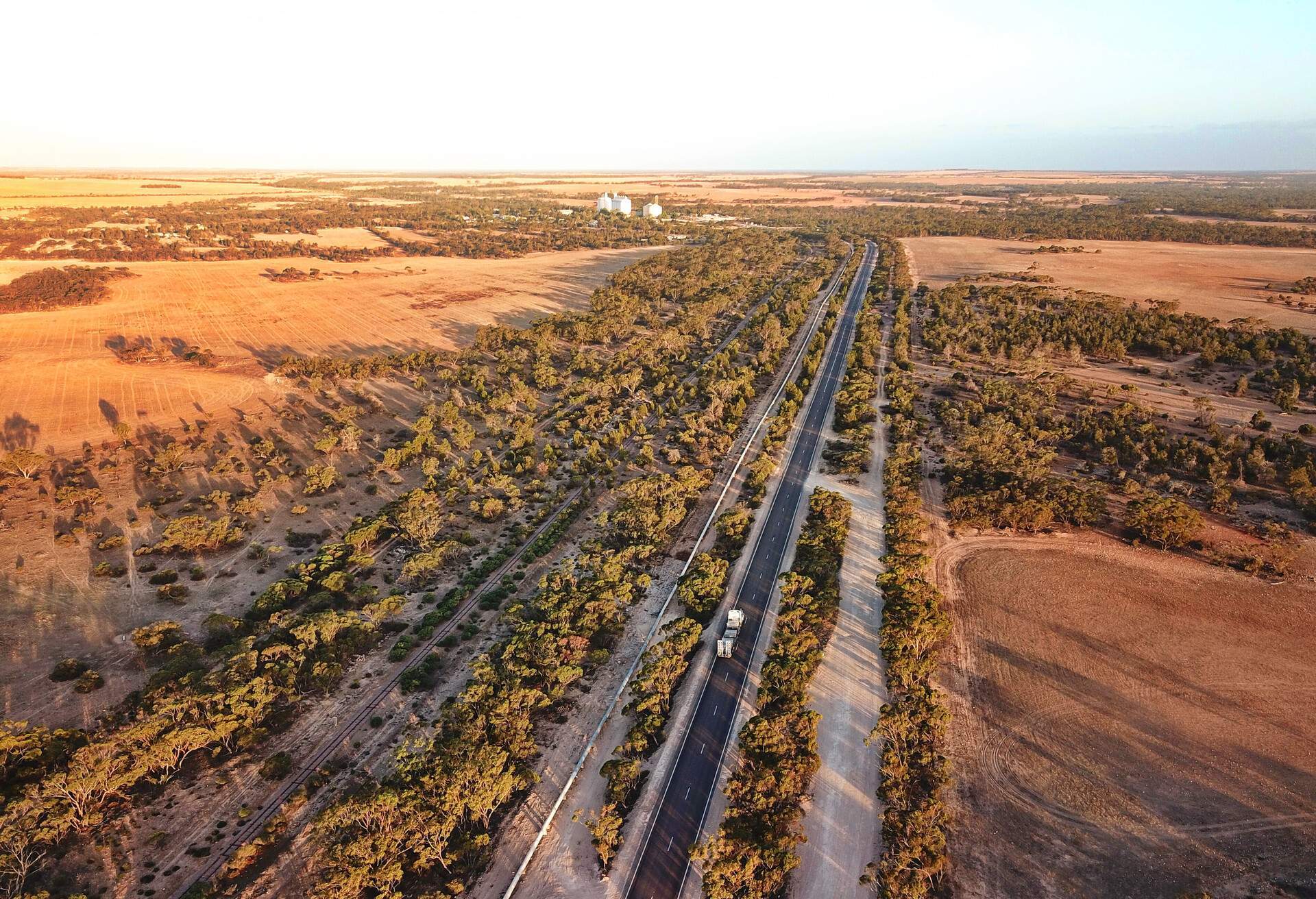 dest_australia_eyre-peninsula_theme_roadtrip_gettyimages-1168145651