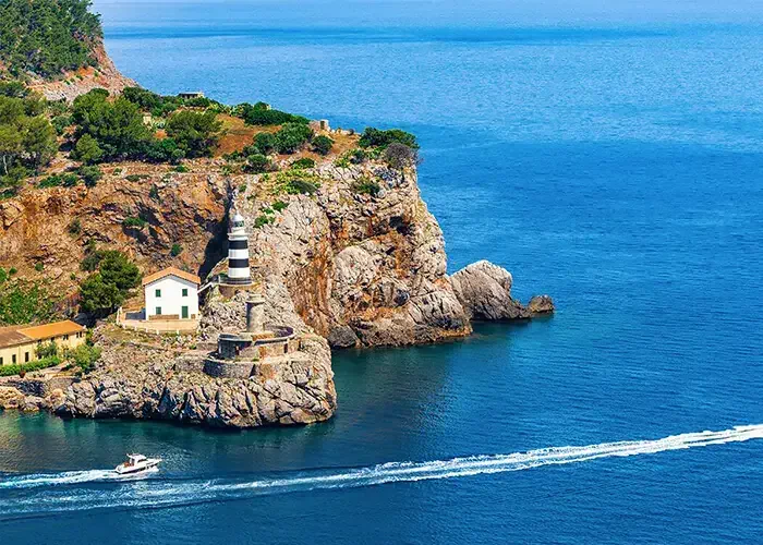 vulcano/shutterstock.com | Port de Soller, Mallorca