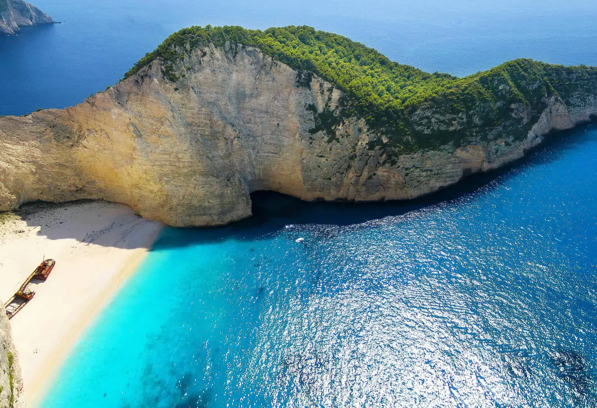 greece_zakynthos_shipwreck-beach