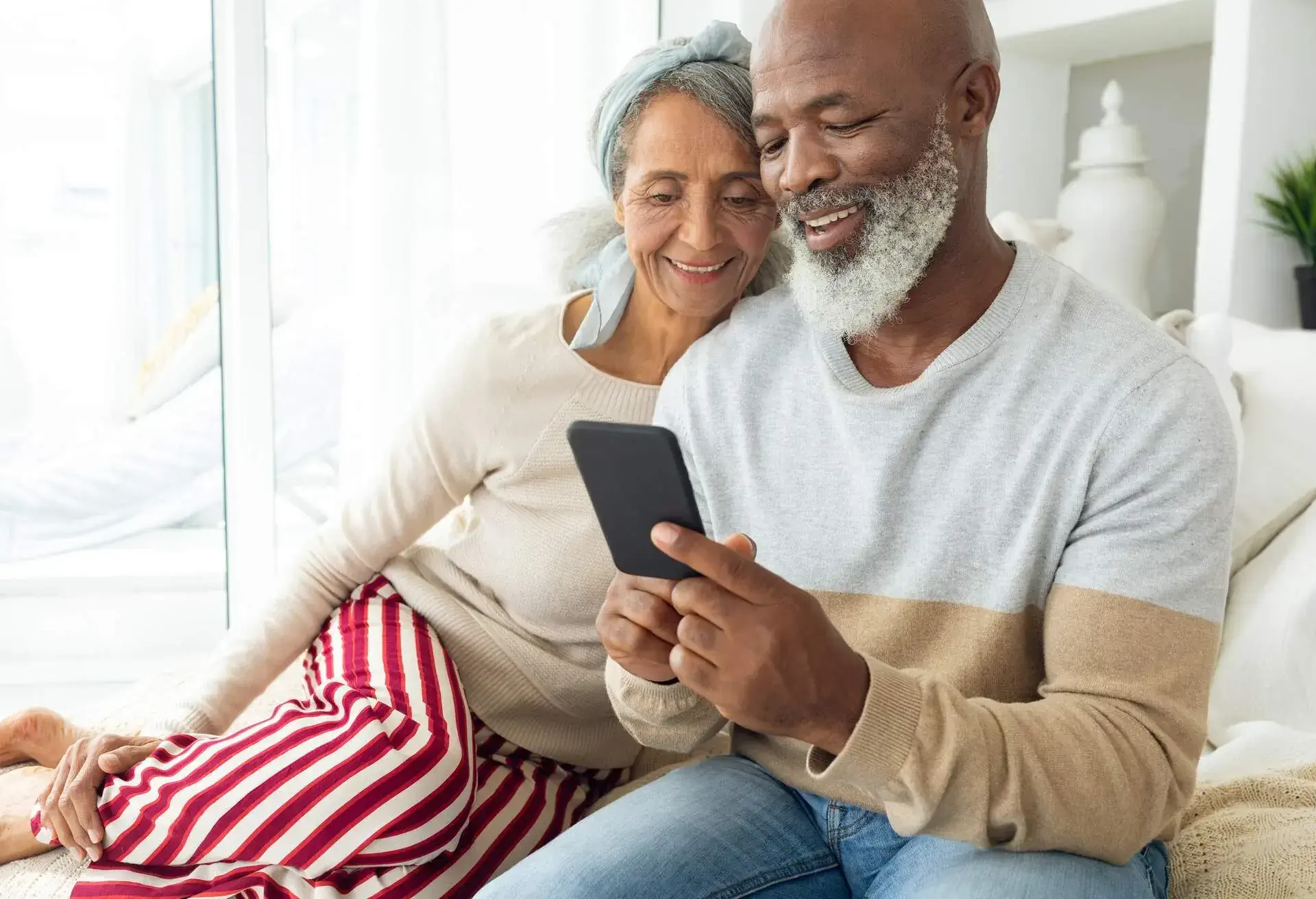 couple mobile device