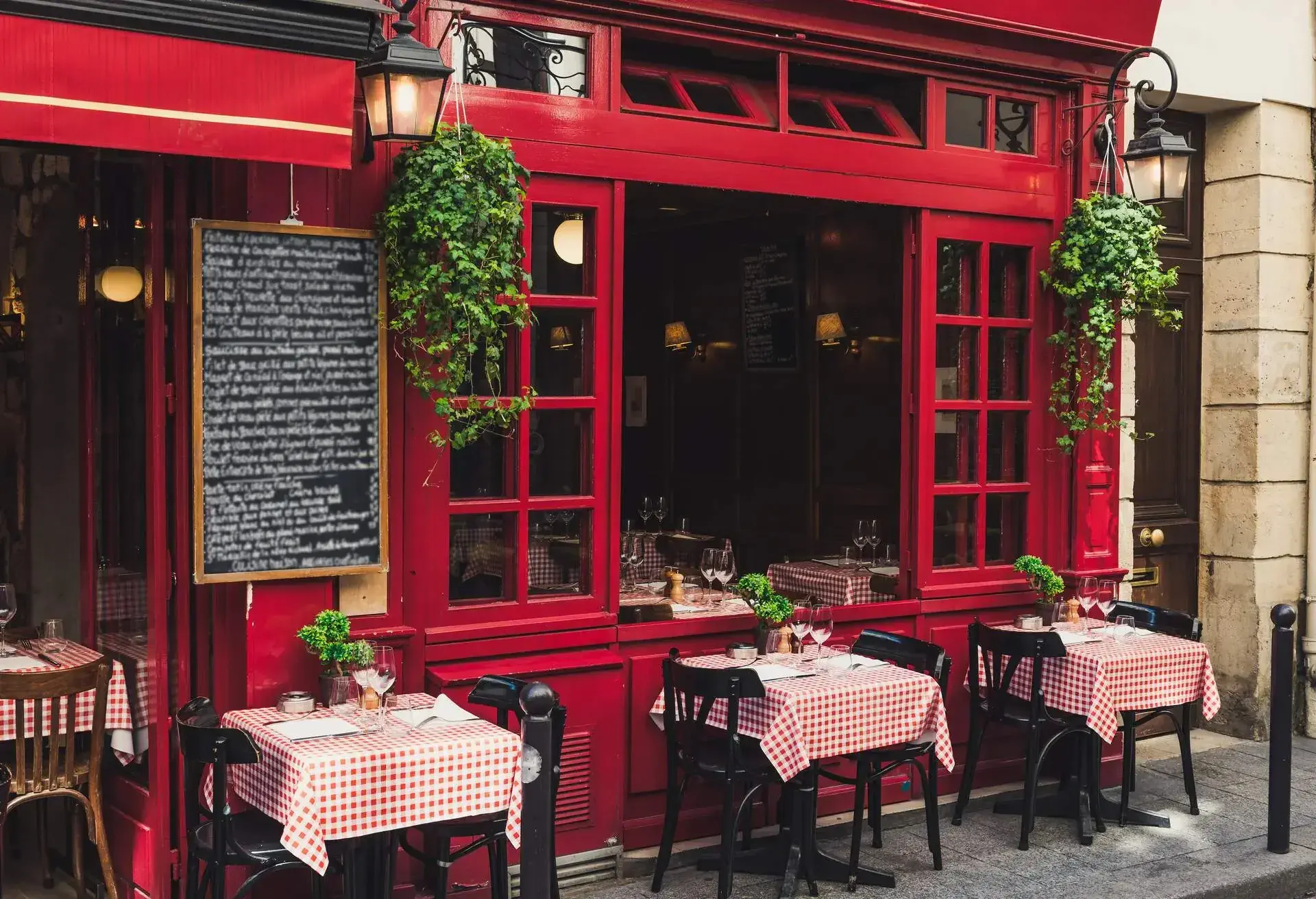 france paris theme cafe