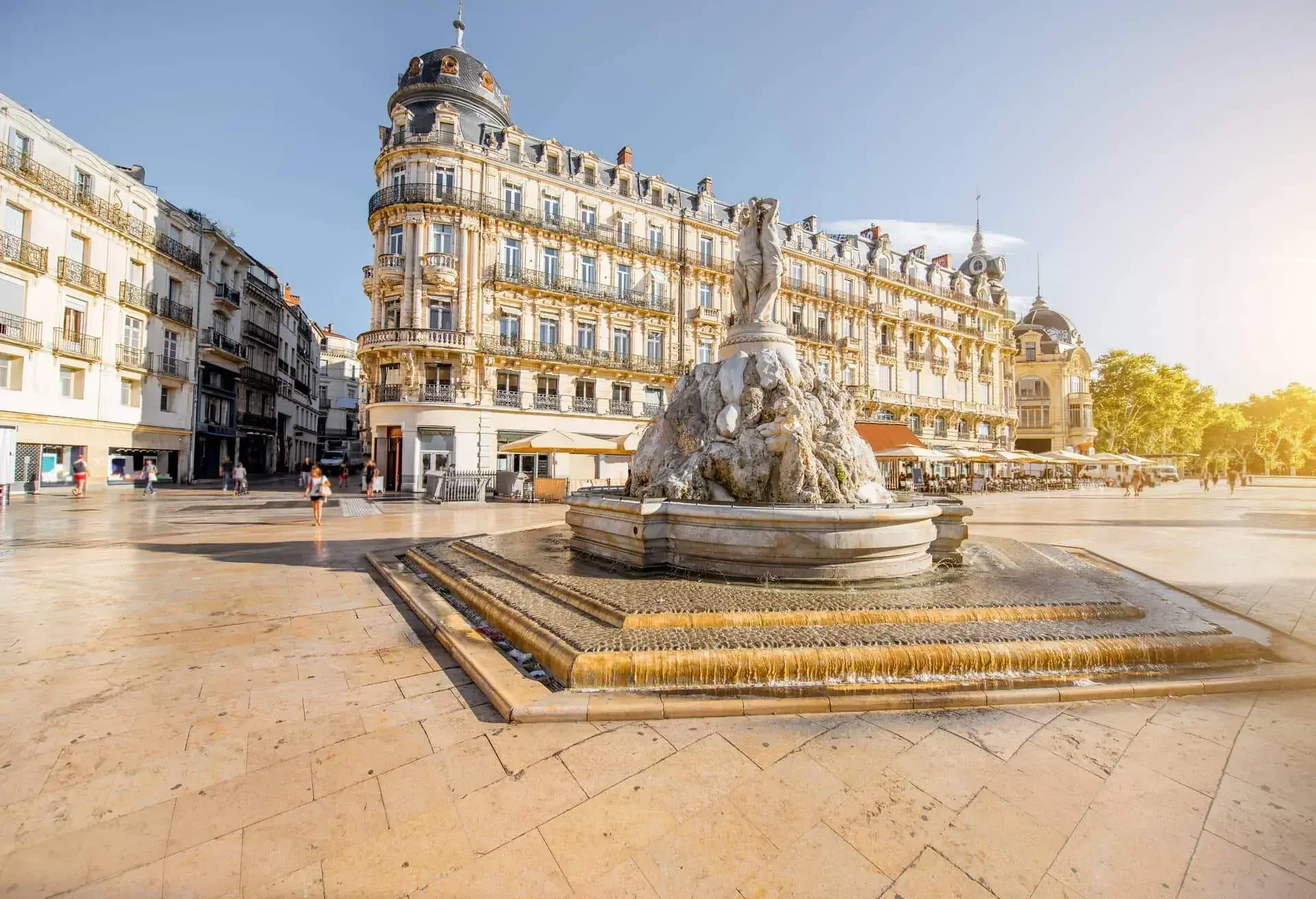 comedy square fountain three graces