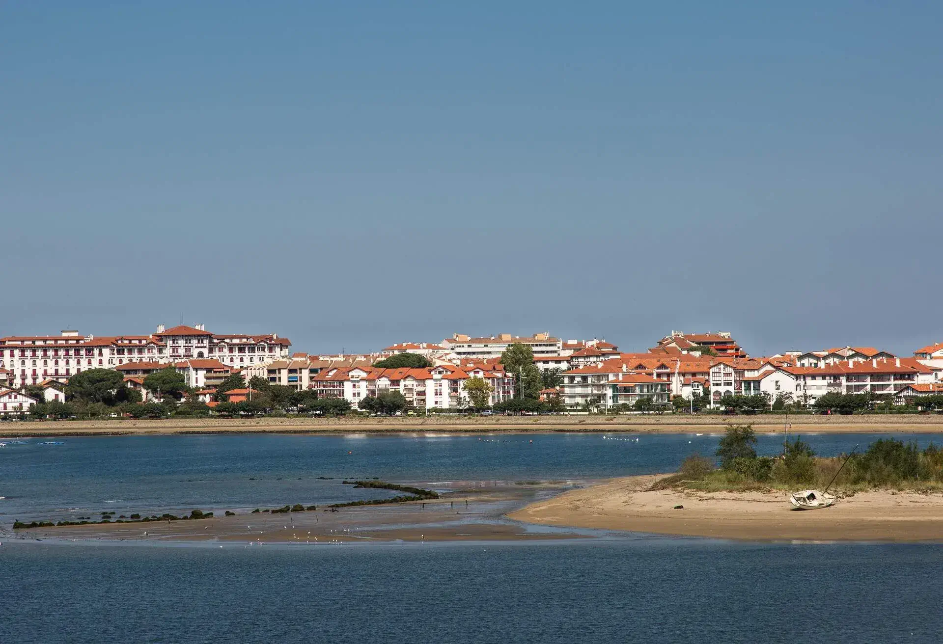 DEST_FRANCE_HENDAYE_GettyImages-614265920