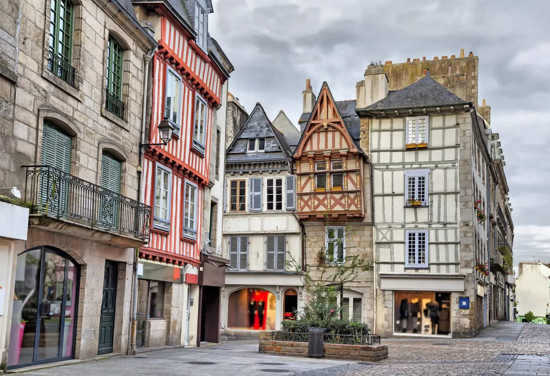 DEST_FRANCE_QUIMPER-shutterstock-portfolio_222927559.jpg