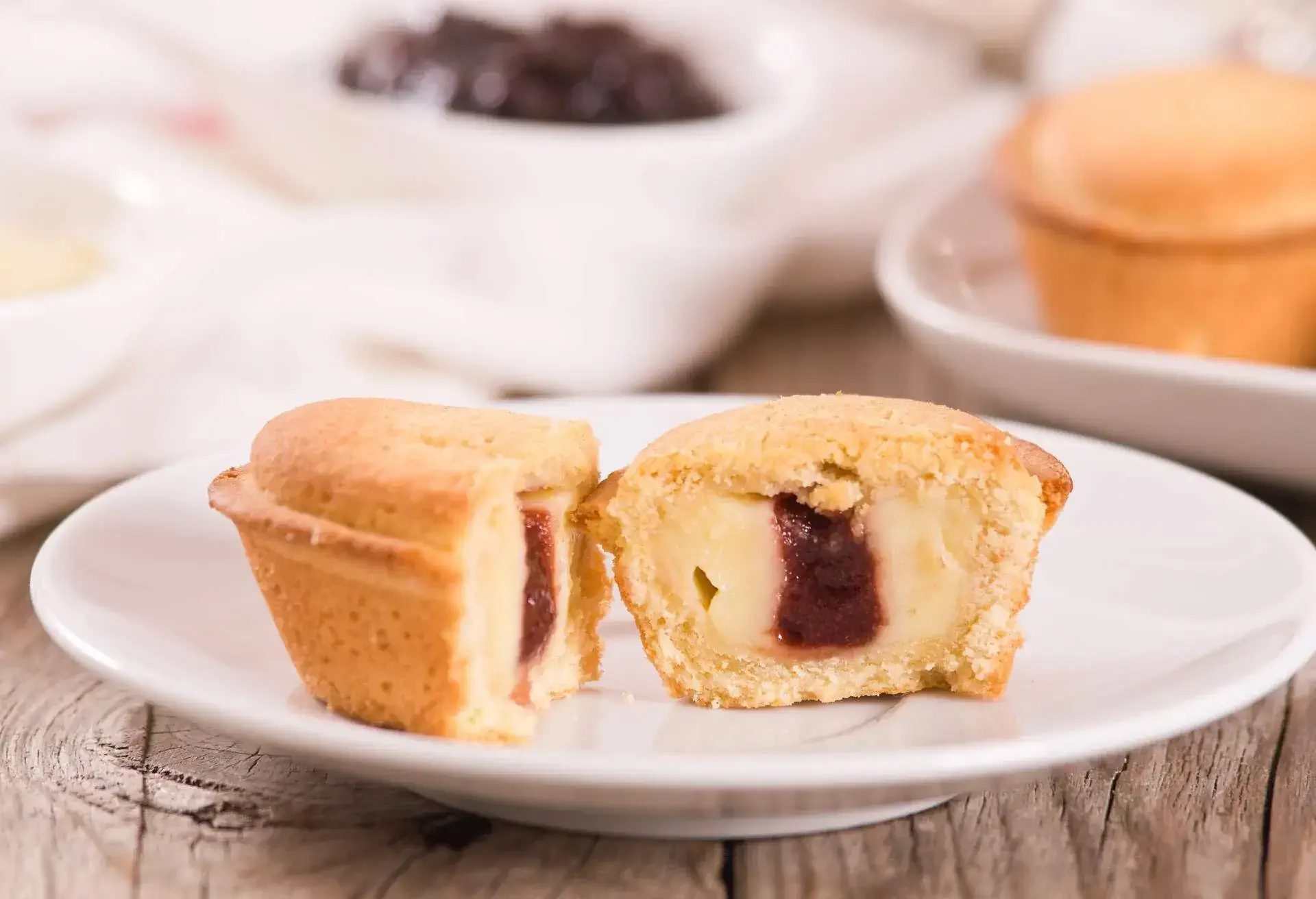 Pasticciotto cake.