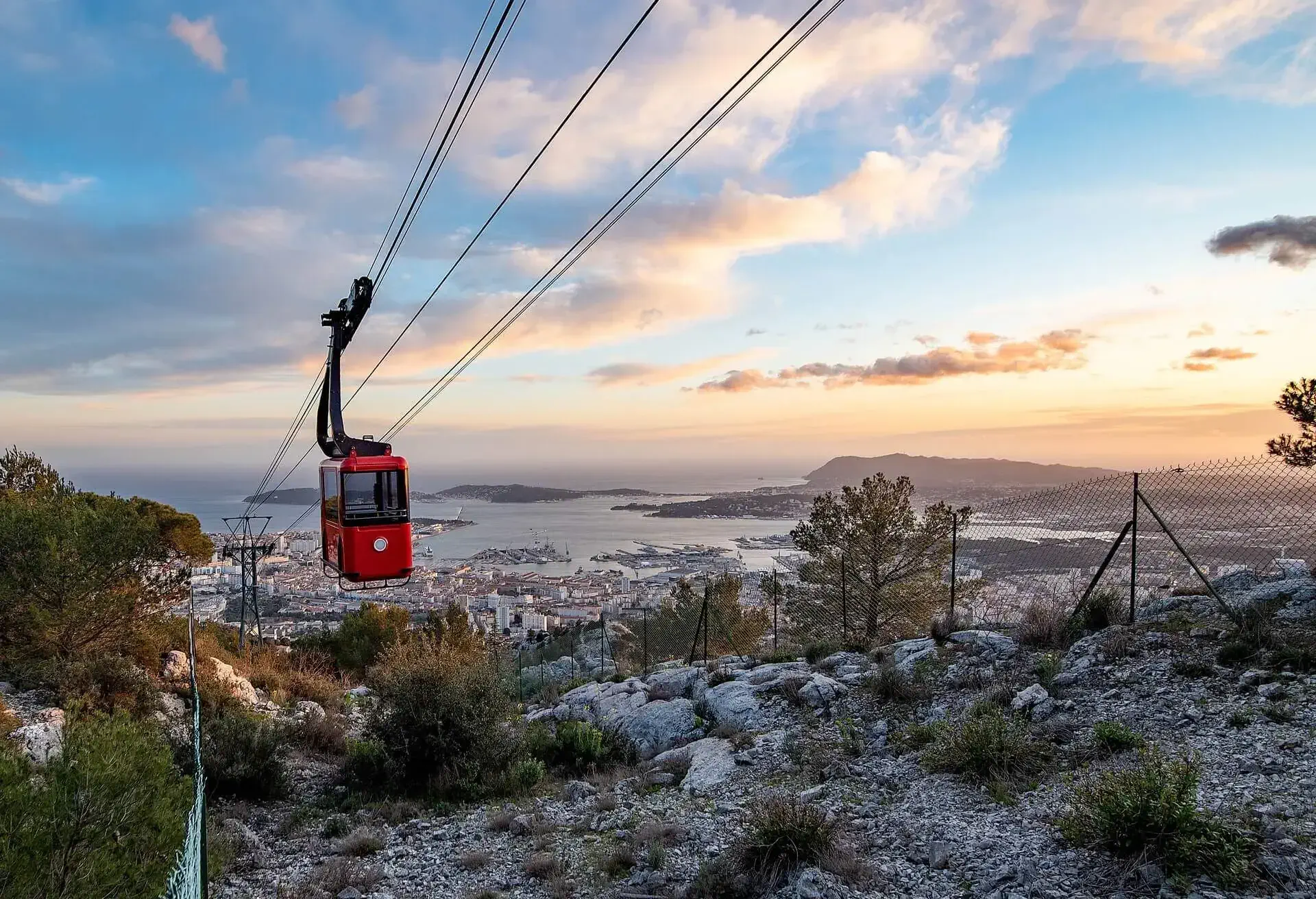 DEST_FRANCE_TOULON_MOUNT_FARON_GettyImages-1366831373