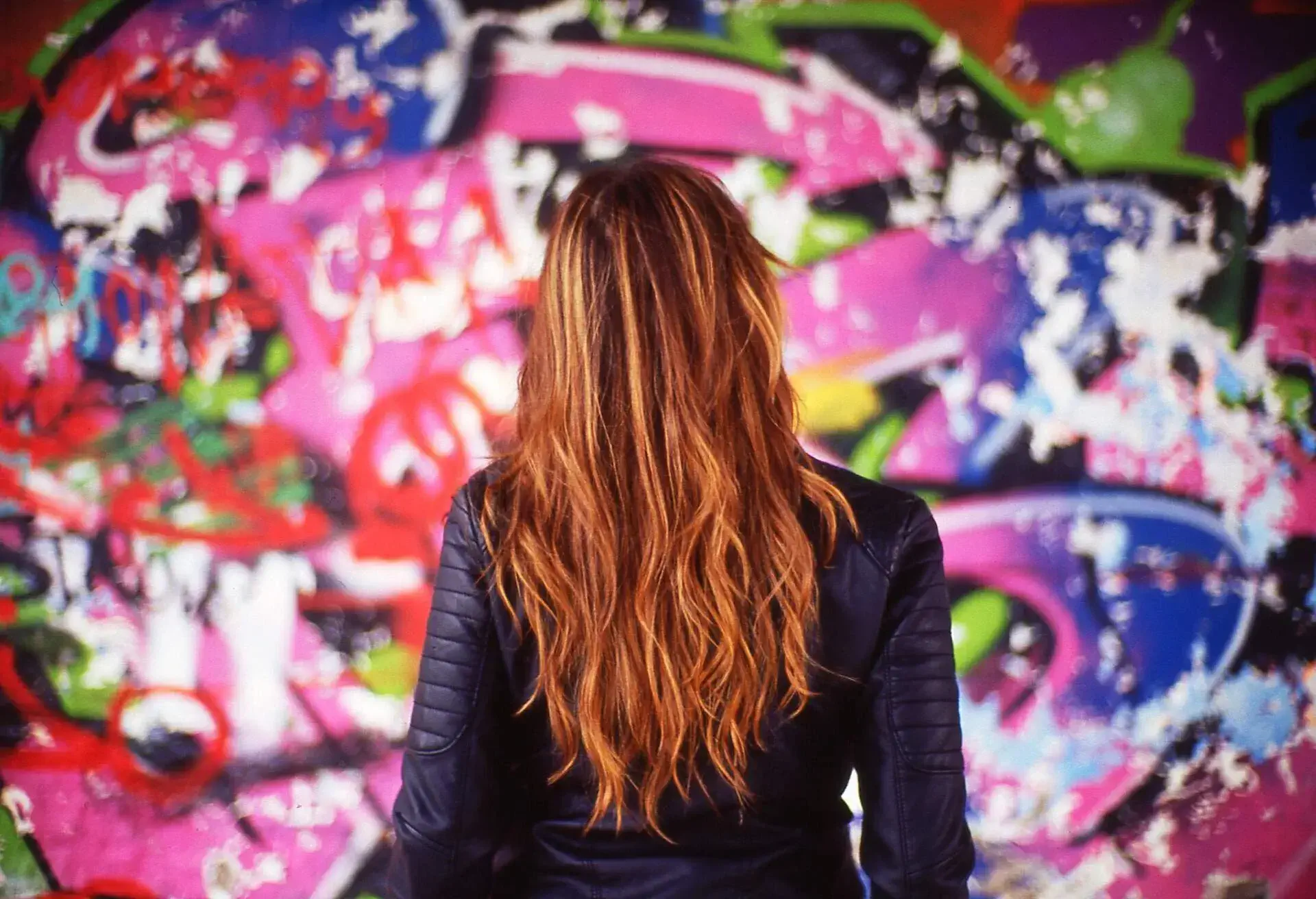 THEME_STREET_ART_GRAFFITI_PEOPLE_GettyImages-535828733.jpg