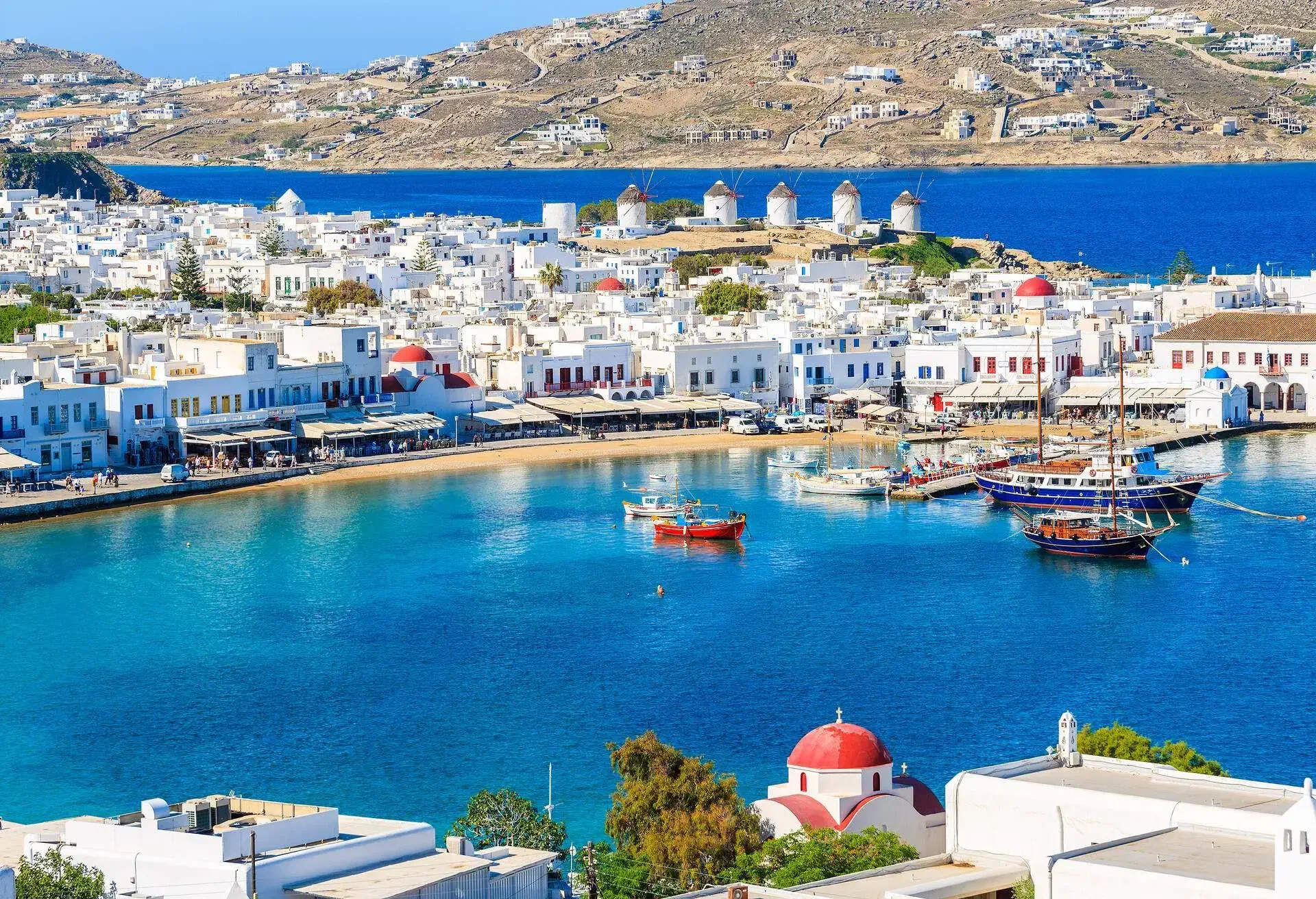 DEST_GREECE_MYKONOS_CYCLADES-ISLANDS_MYKONOS-PORT_shutterstock-portfolio_427675363
