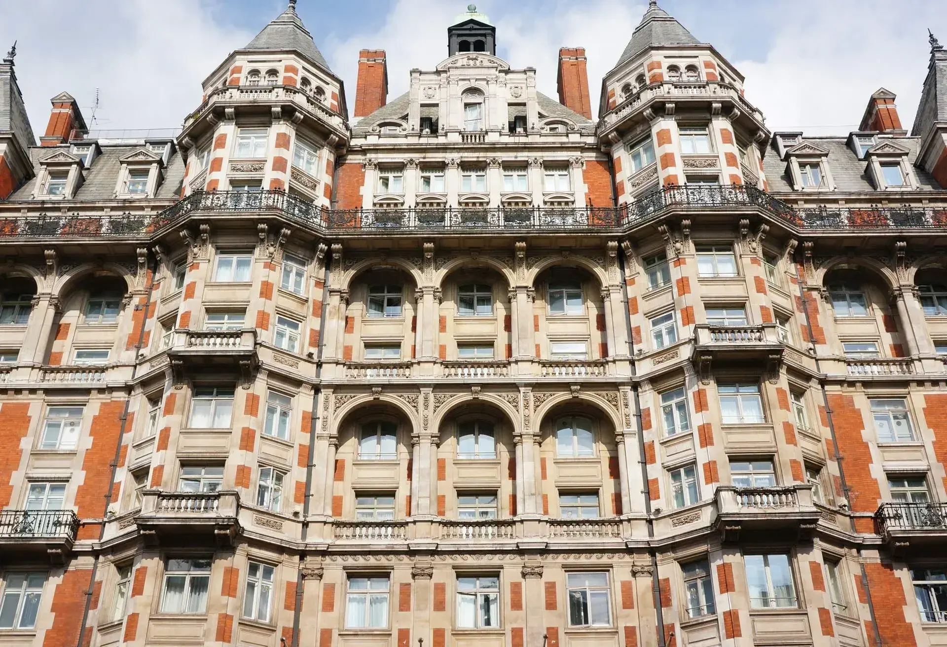 DEST_ENGLAND_UK_LONDON_MANDARIN_ORIENTAL_HOTEL_GettyImages