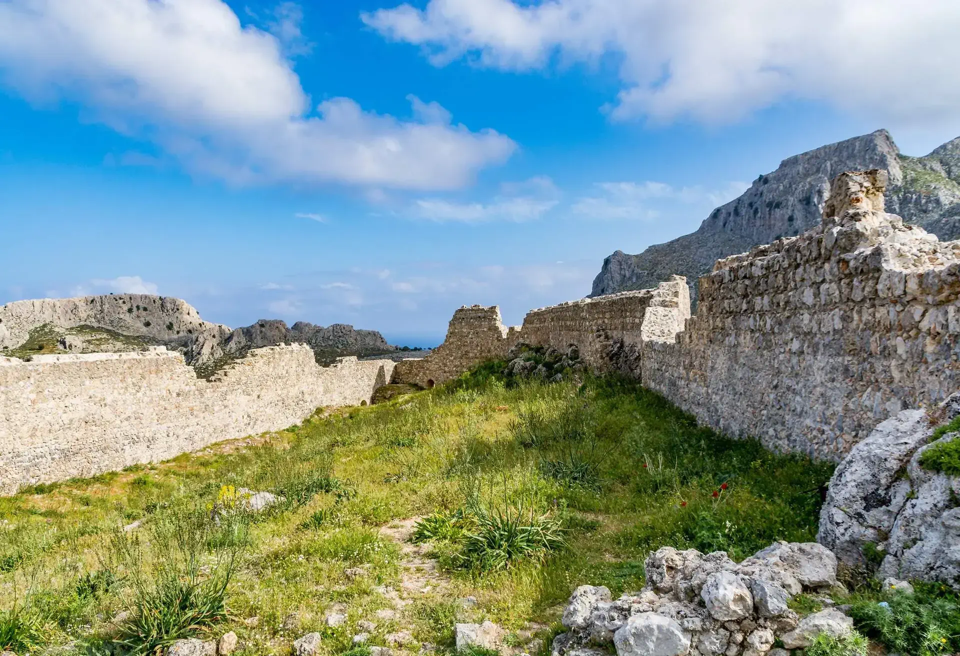 DEST_GREECE_RHODES_Archangelos-Castle_GettyImages-683718952