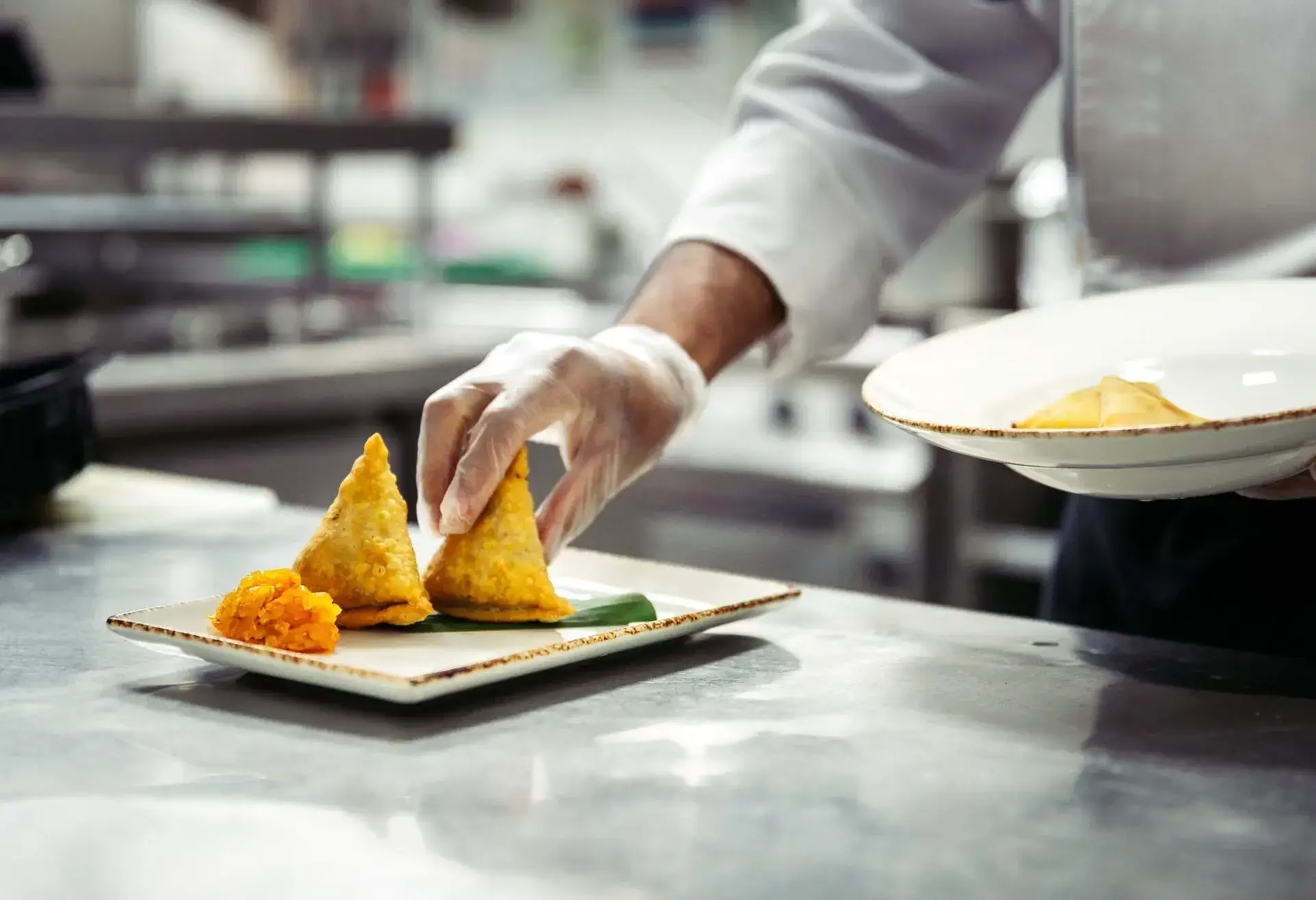 THEME_FOOD_RESTAURANT_CHEF_SAMOSAS_GettyImages