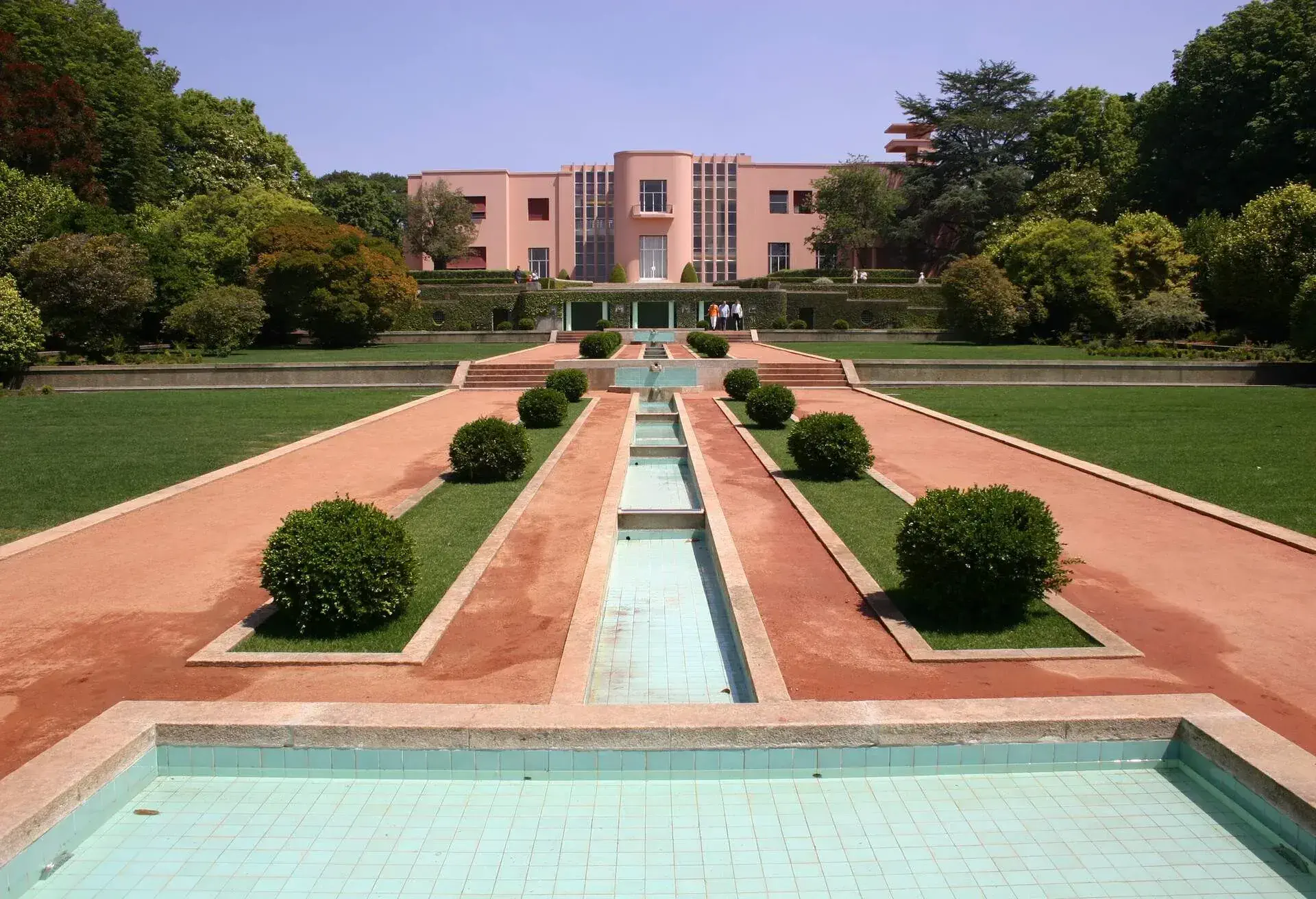 DEST_PORTUGAL_PORTO_SERRALVES_FOUNDATION_GettyImages-98072477