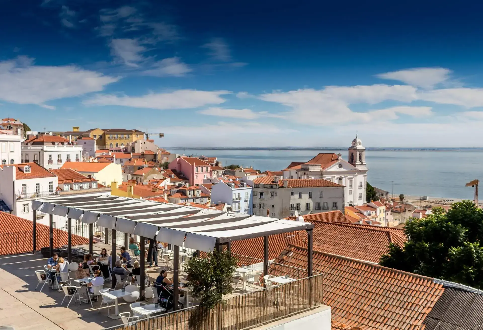 DEST_PORTUGAL_LISBON_VIEWPOINT-CAFE-BAR_GettyImages-713879655