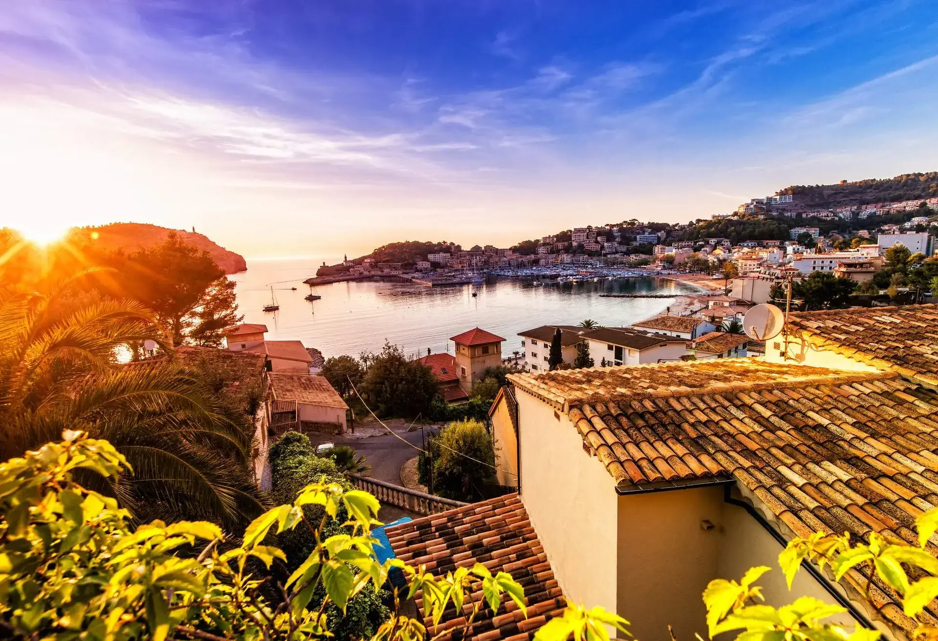 Sunset over the beautifult majorcian harbour town of Port de Soller (Puerto de Soller).