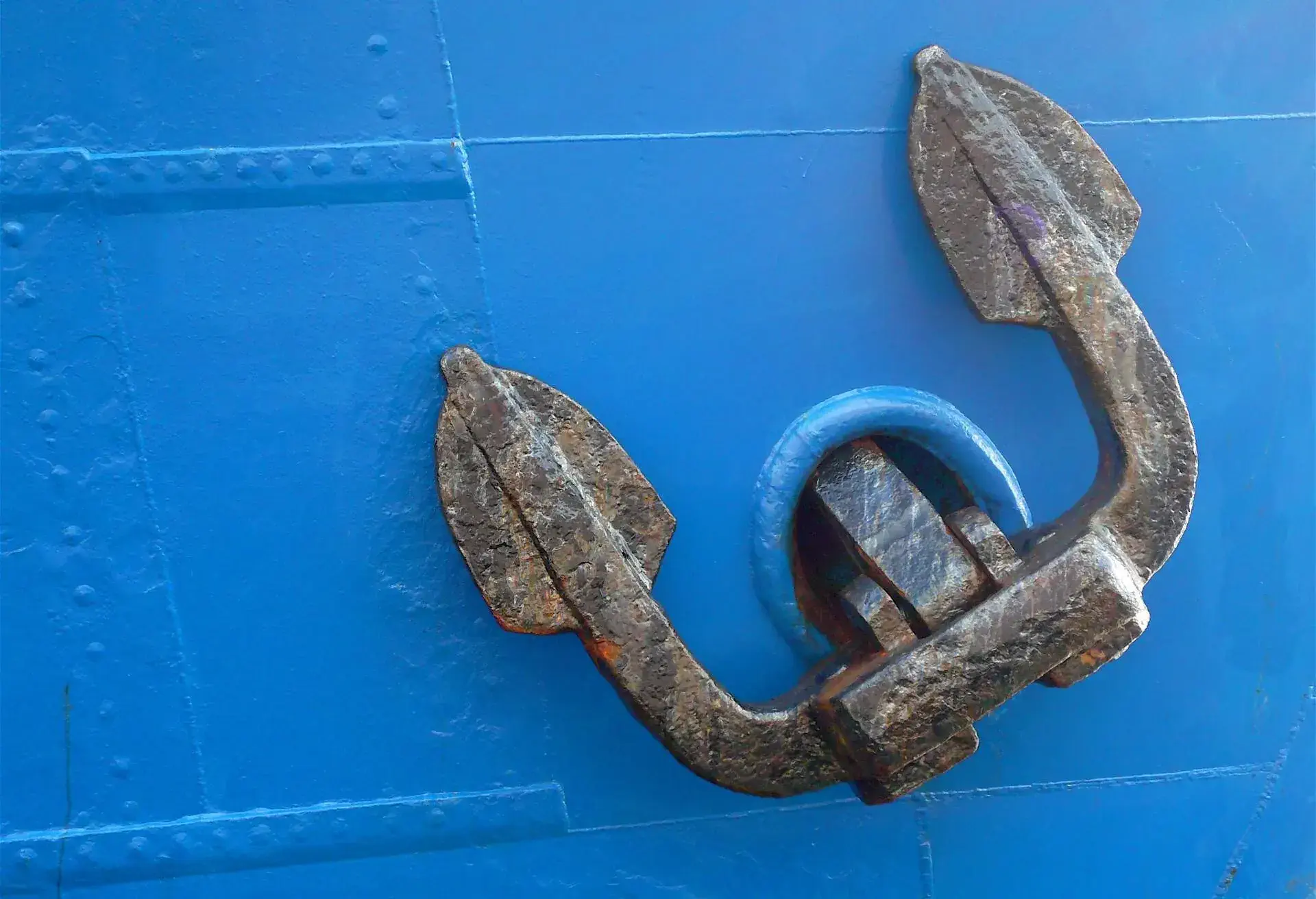 ship detail anker blue rusty