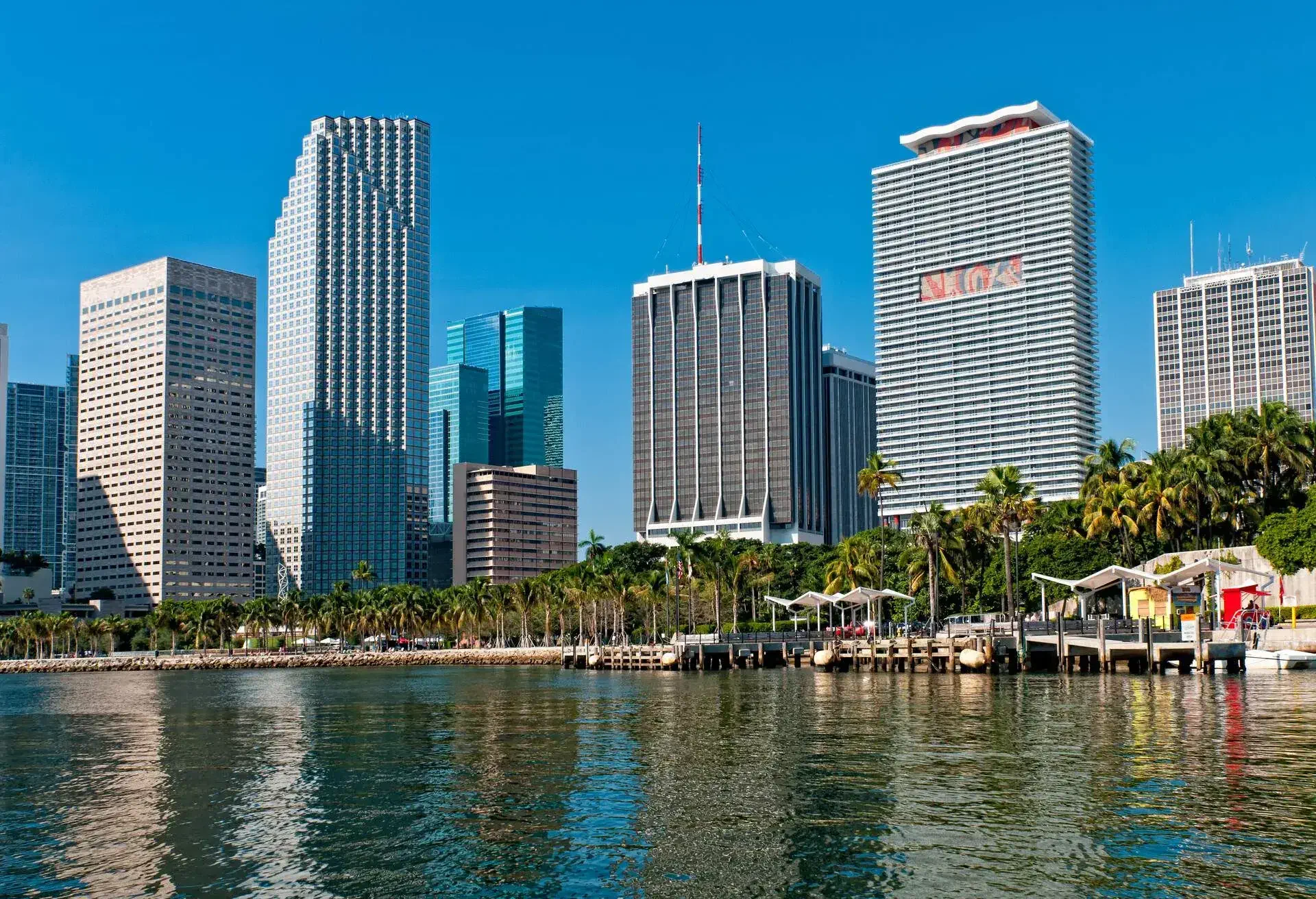 DEST_USA_FLORIDA_MIAMI_BAYFRONT-PARK_shutterstock-portfolio_63350410