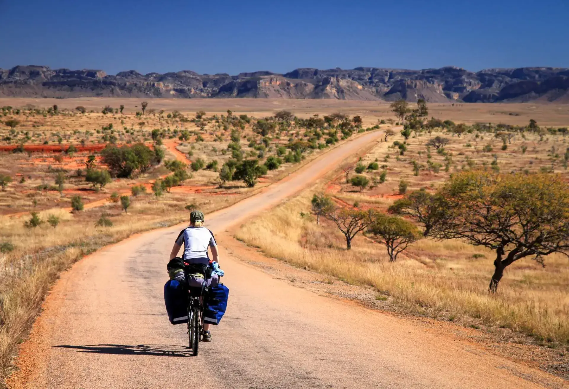 madagascar_isalo_national_park_theme_cycling