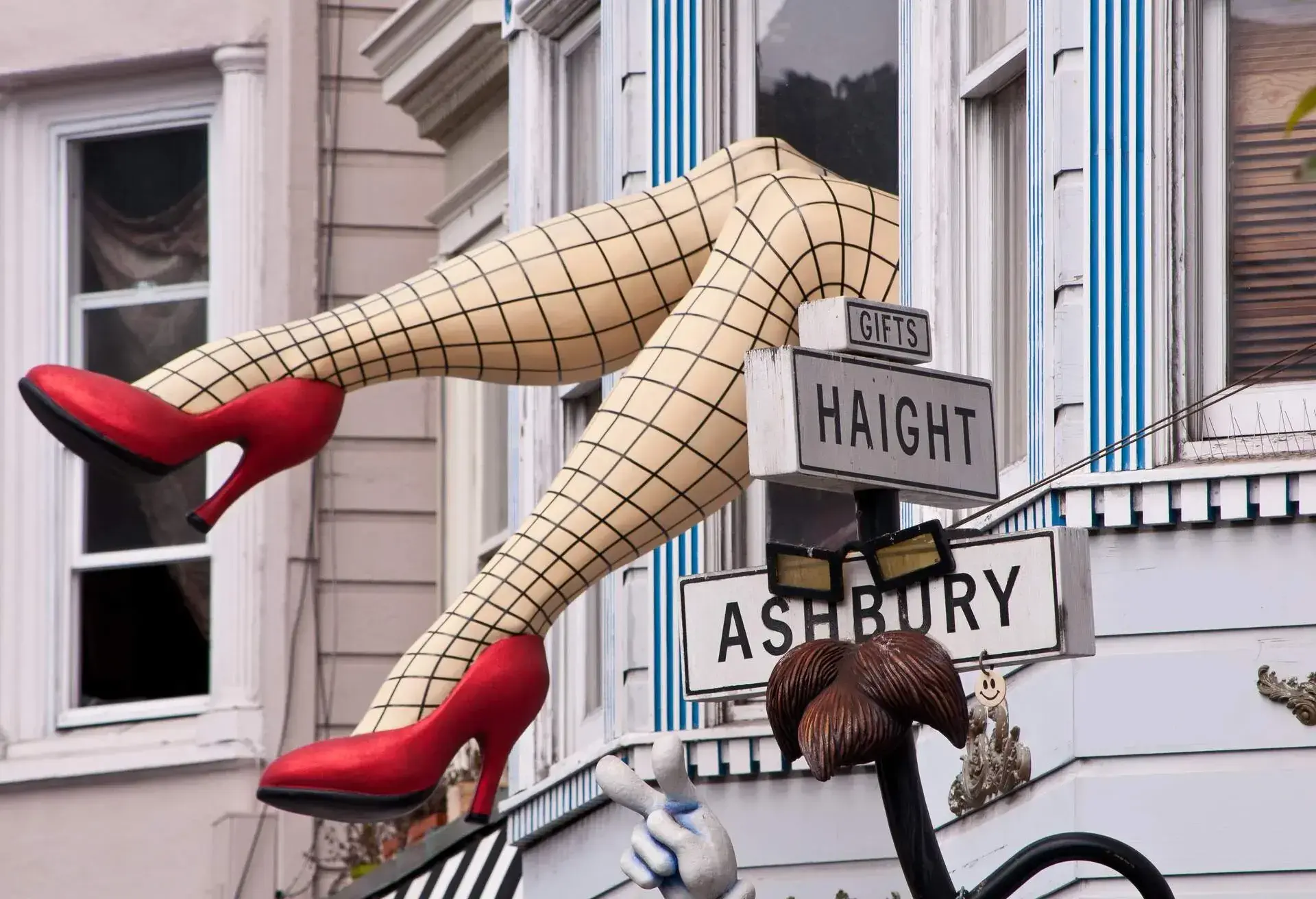 DEST_USA_CALIFORNIA_SAN FRANCISCO_HAIGHT-ASHBURY_shutterstock-premier_151449170