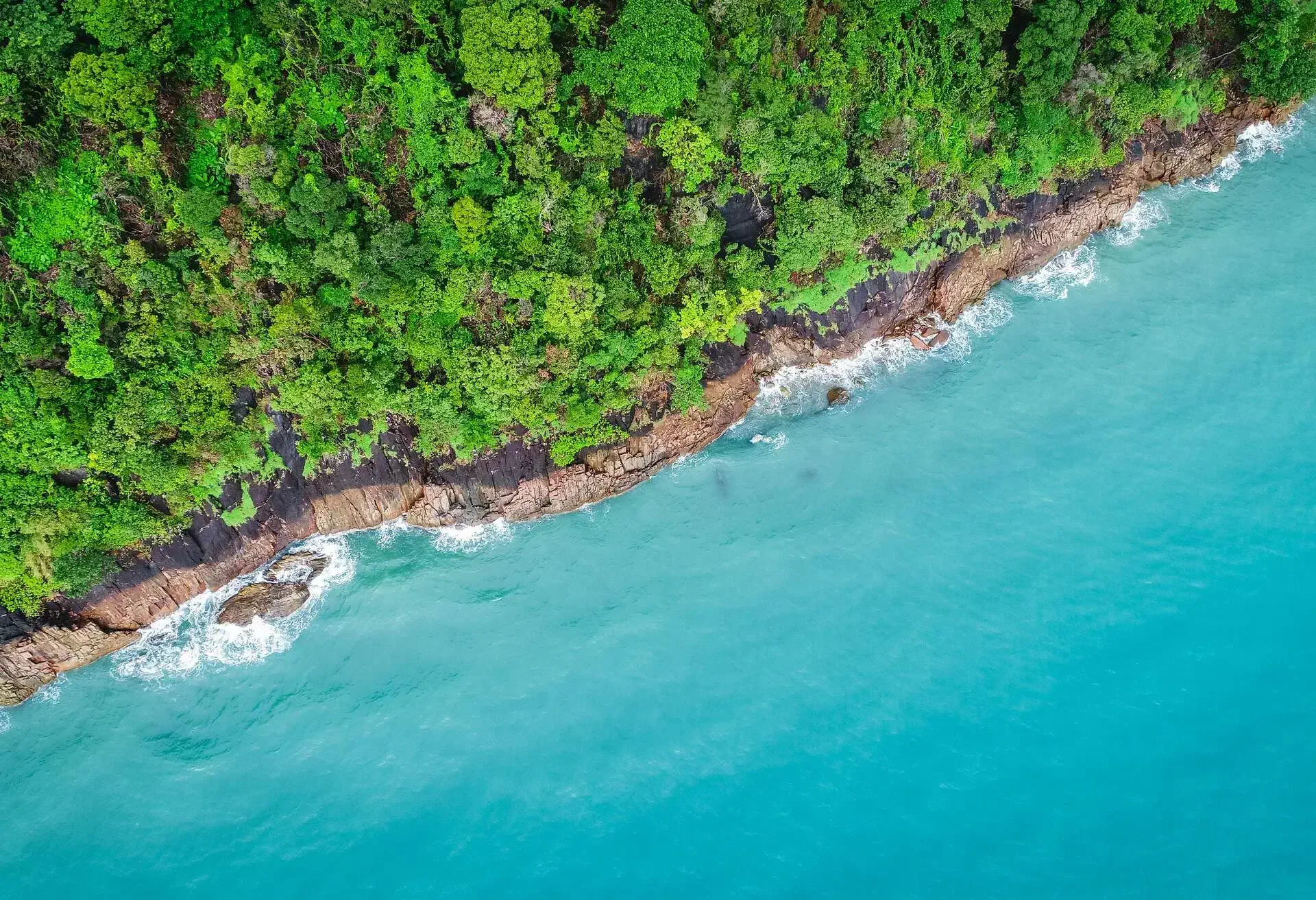 DEST_THAILAND_KOH_CHANG_THEME_BEACH_GettyImages-836603482