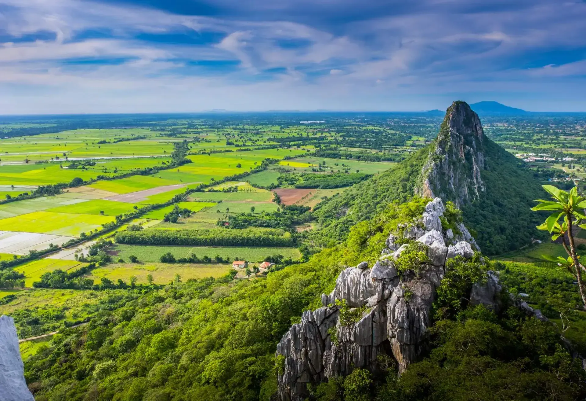 Khao No - Khao Kaeo Beautiful Attractions in Nakhon Sawan Province; Shutterstock ID 1142415314; Purpose: CITY; Brand (KAYAK, Momondo, Any): KAYAK