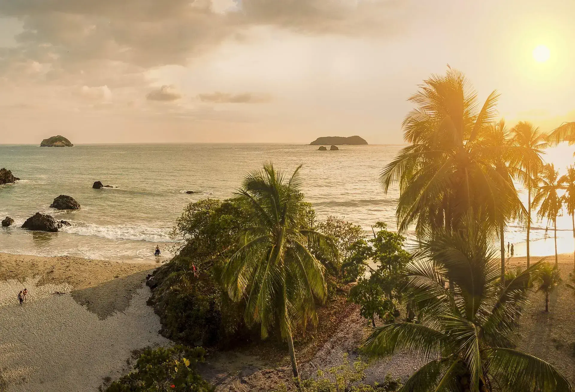costa_rica_beach_puntarenas_province_sunset