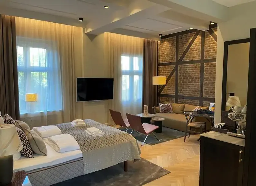 ascot-hotel-provided-by-expedia-group