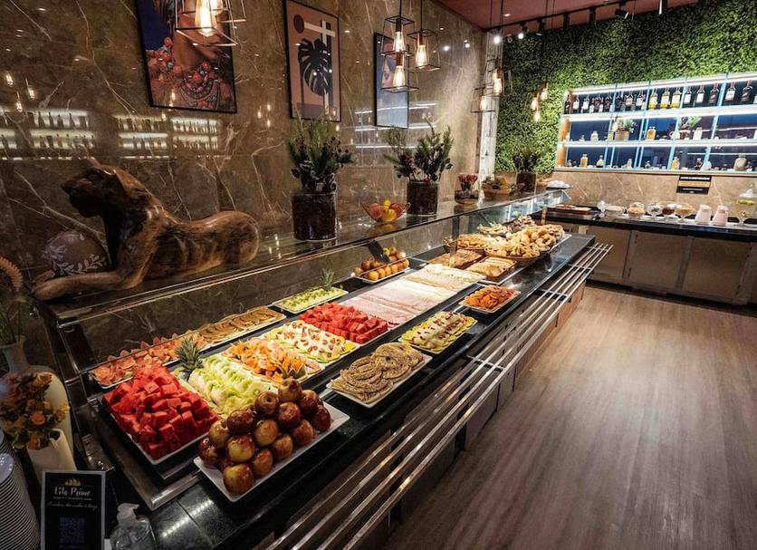 Buffet Photo