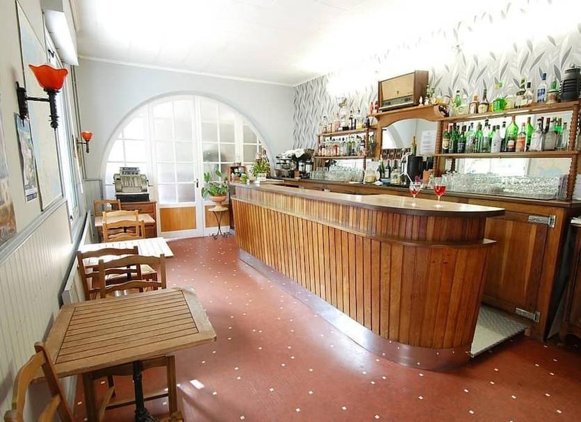Bar Photo