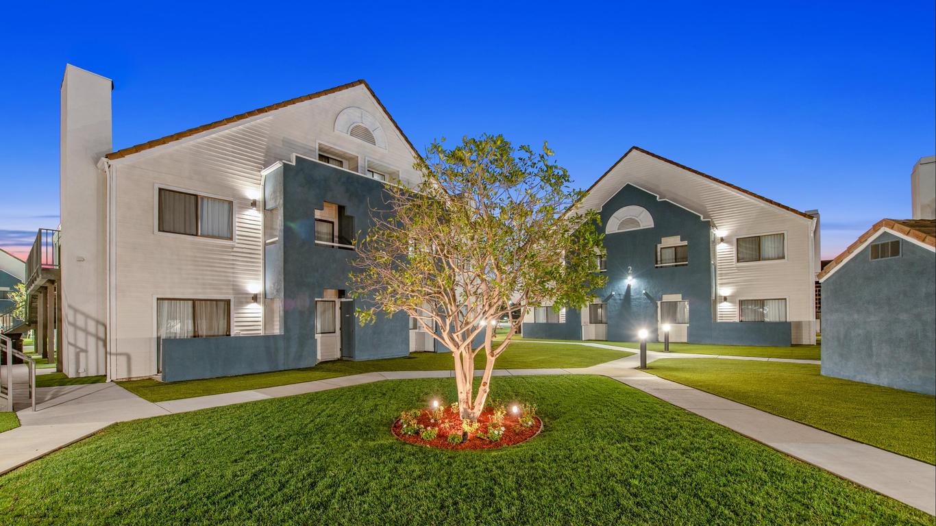 Staybridge Suites Oxnard - River Ridge