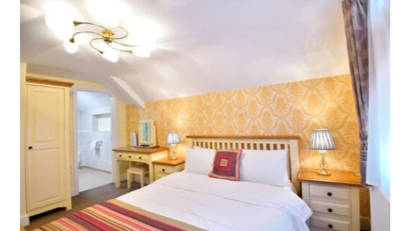 The Crown Hotel