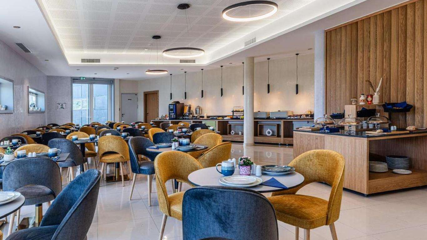 Brit Hotel Privilège Paris - Rosny