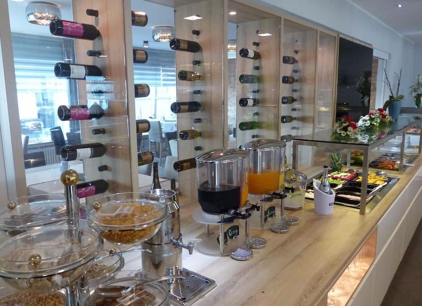 Buffet Photo